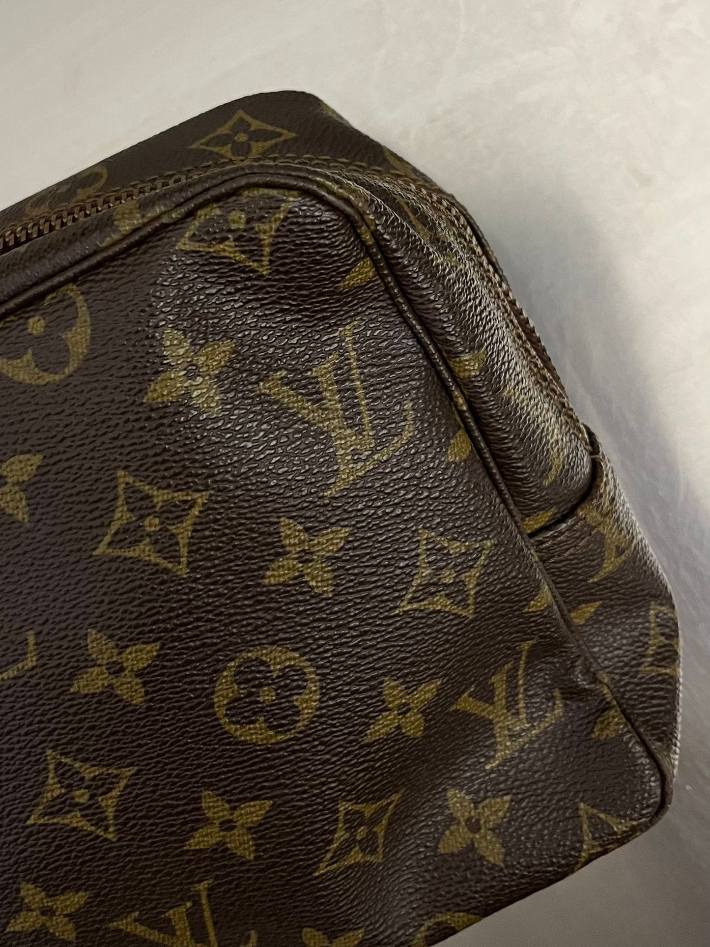 Louis Vuitton Trousse Toilette 28