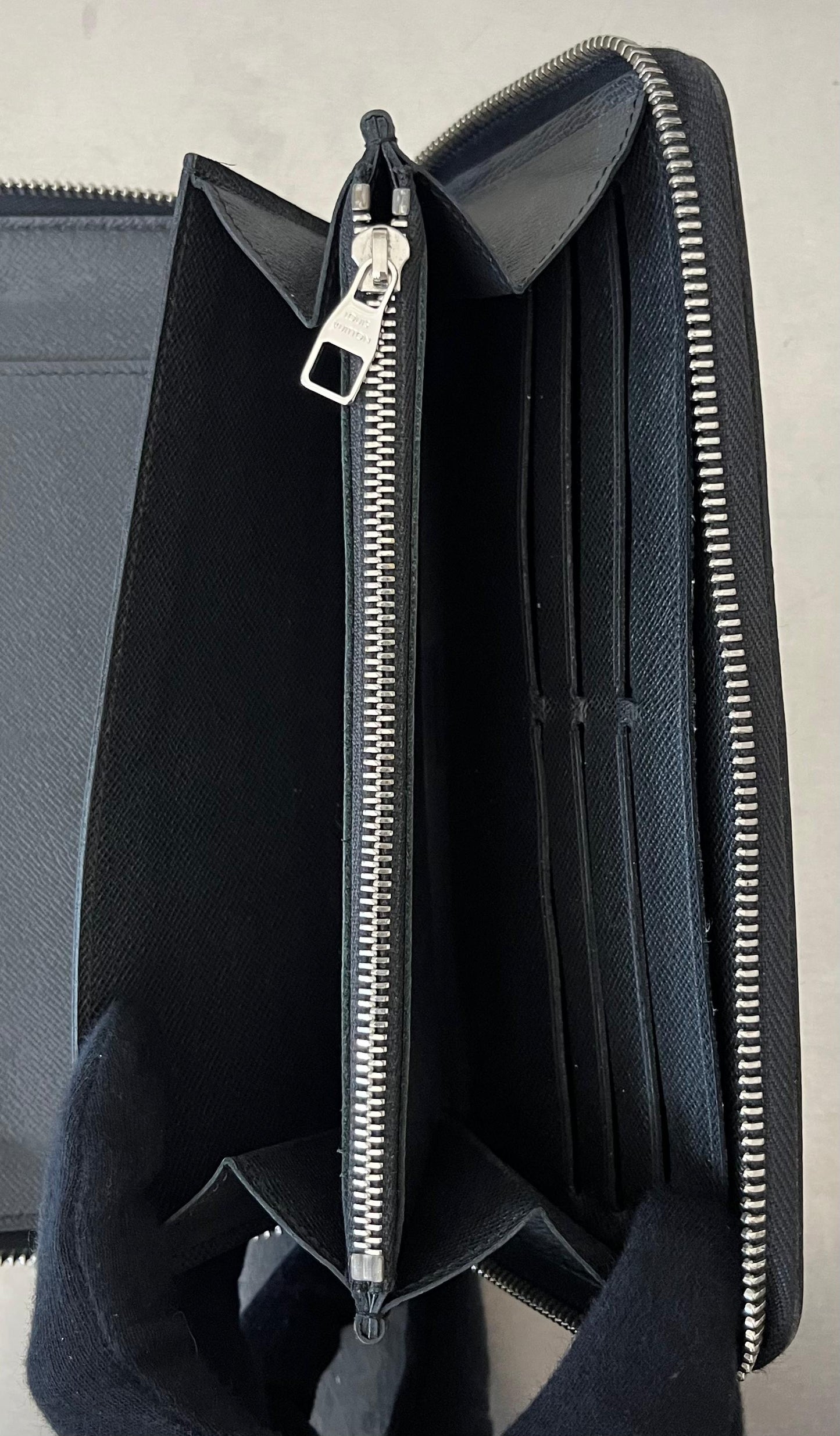 Louis Vuitton Zippy Organizer