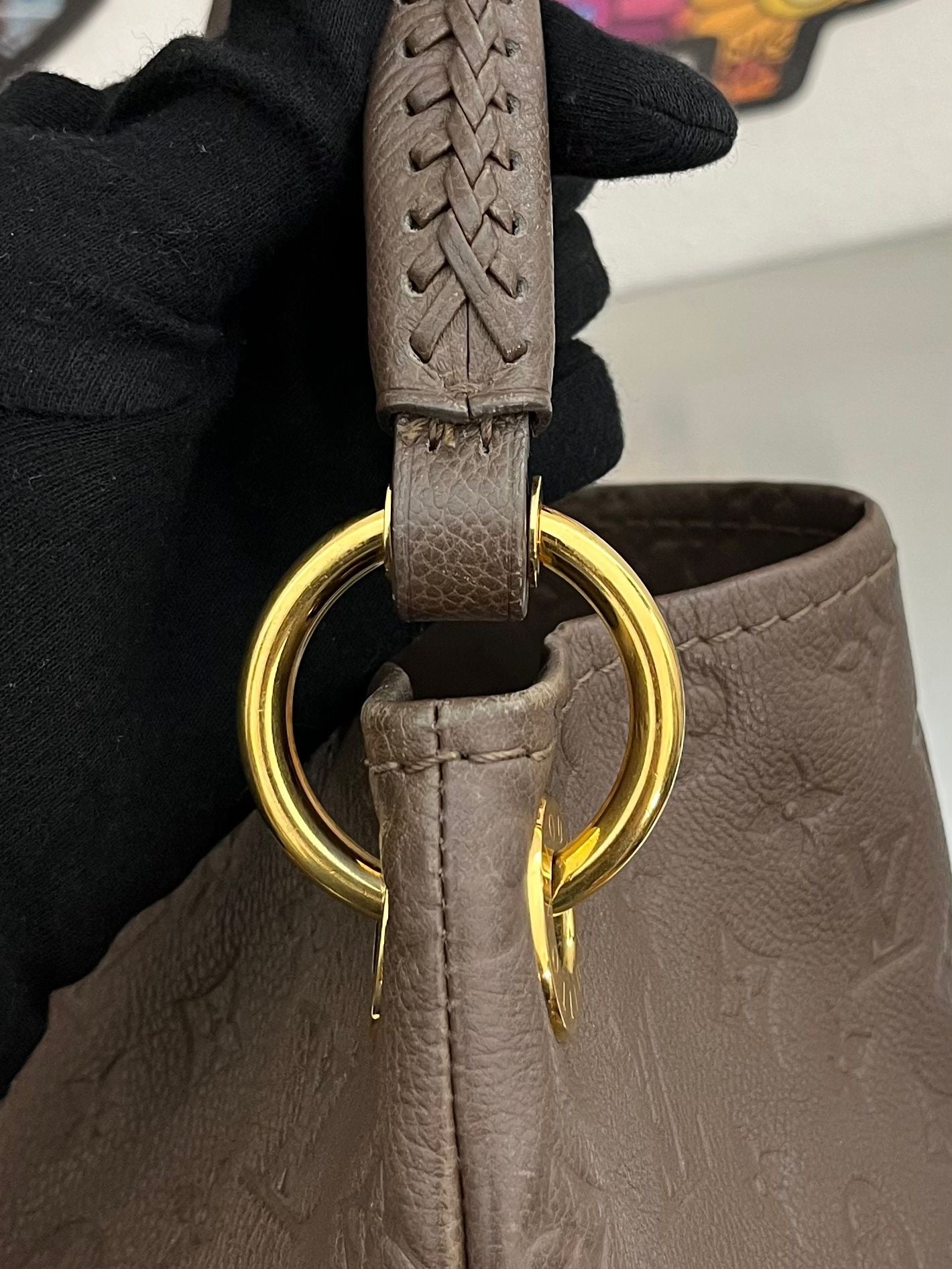 Louis Vuitton Artsy MM