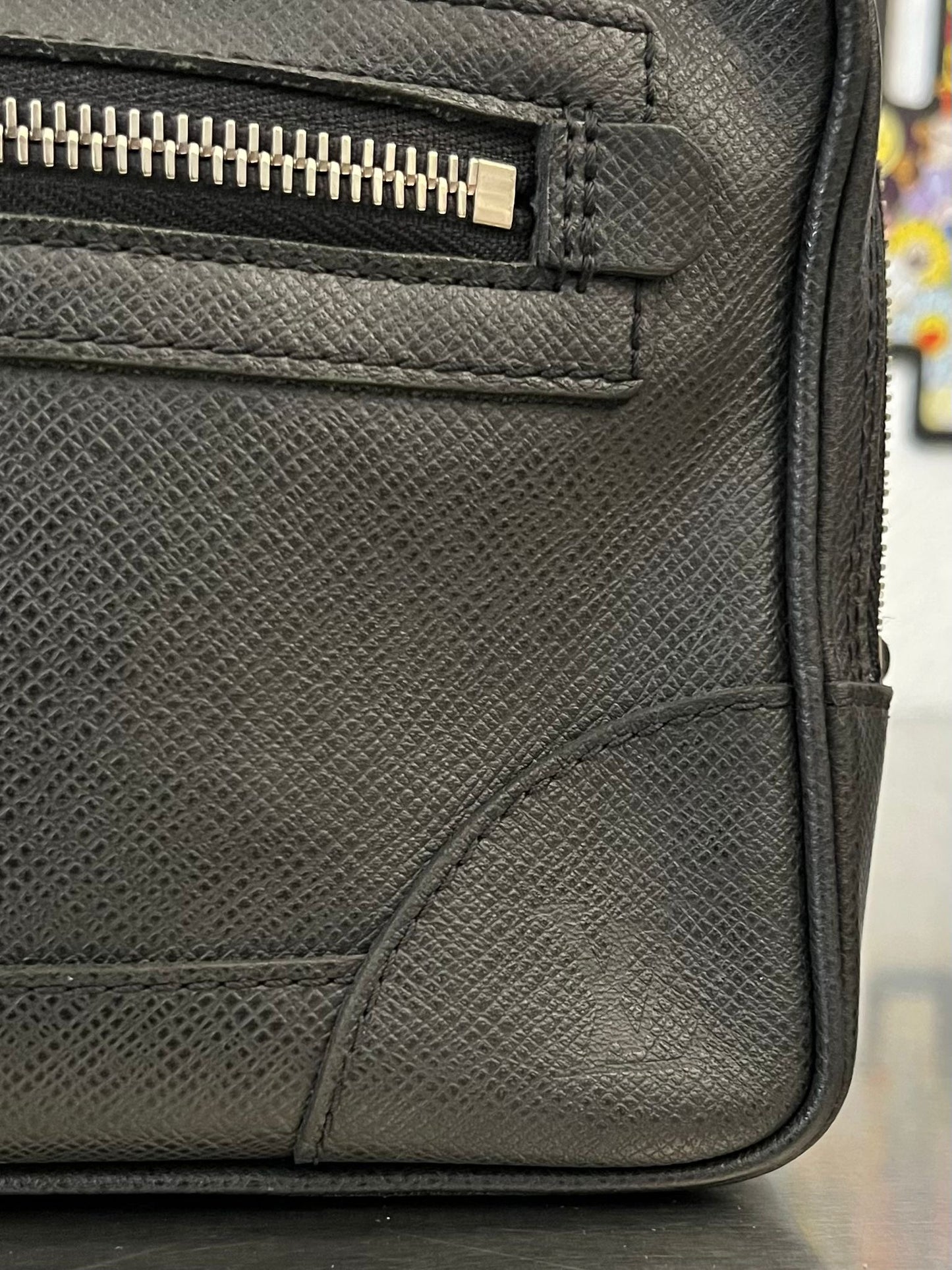 Louis Vuitton Pavel Taiga Leder