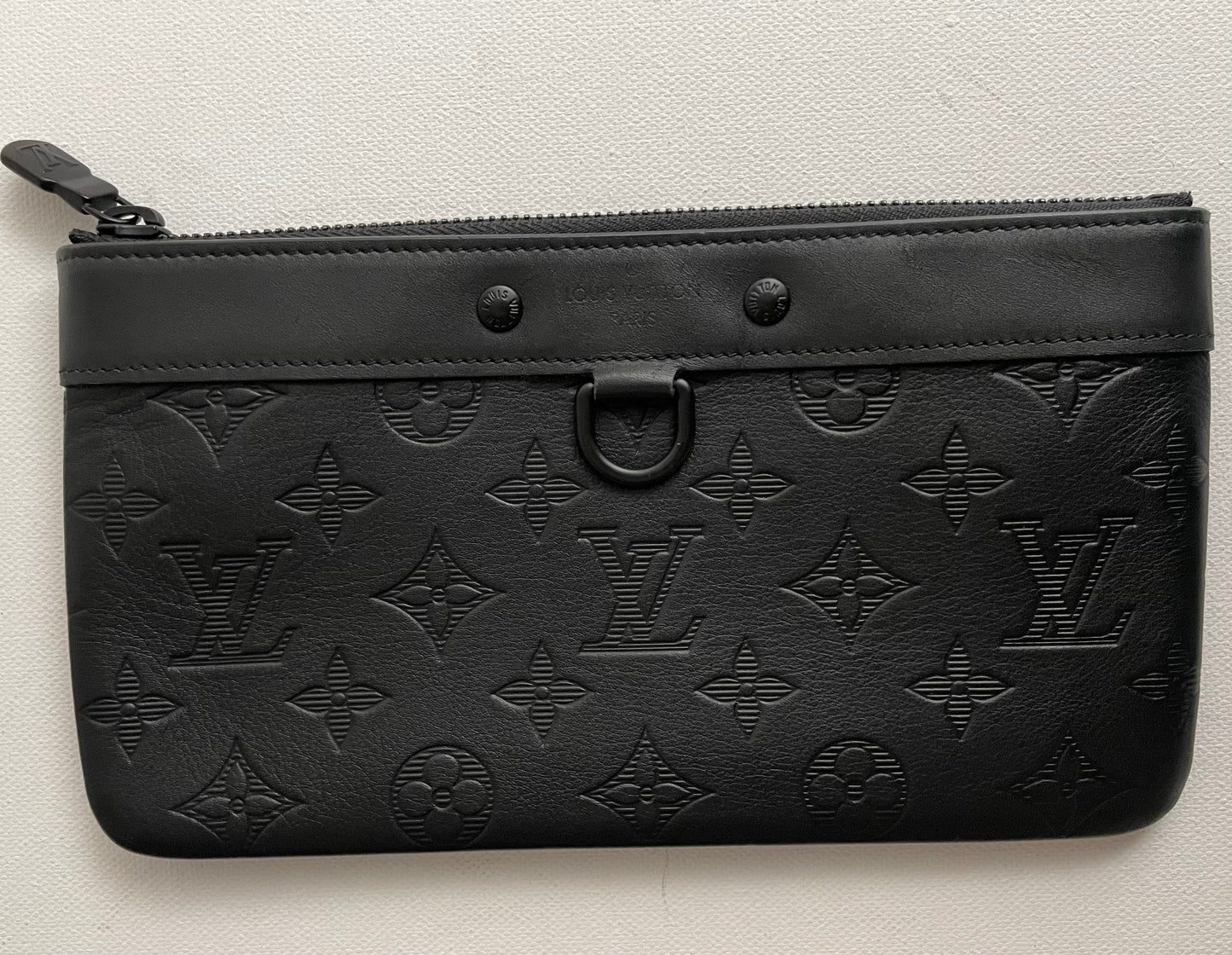 Louis Vuitton Shadow Pochette Discovery PM Leder