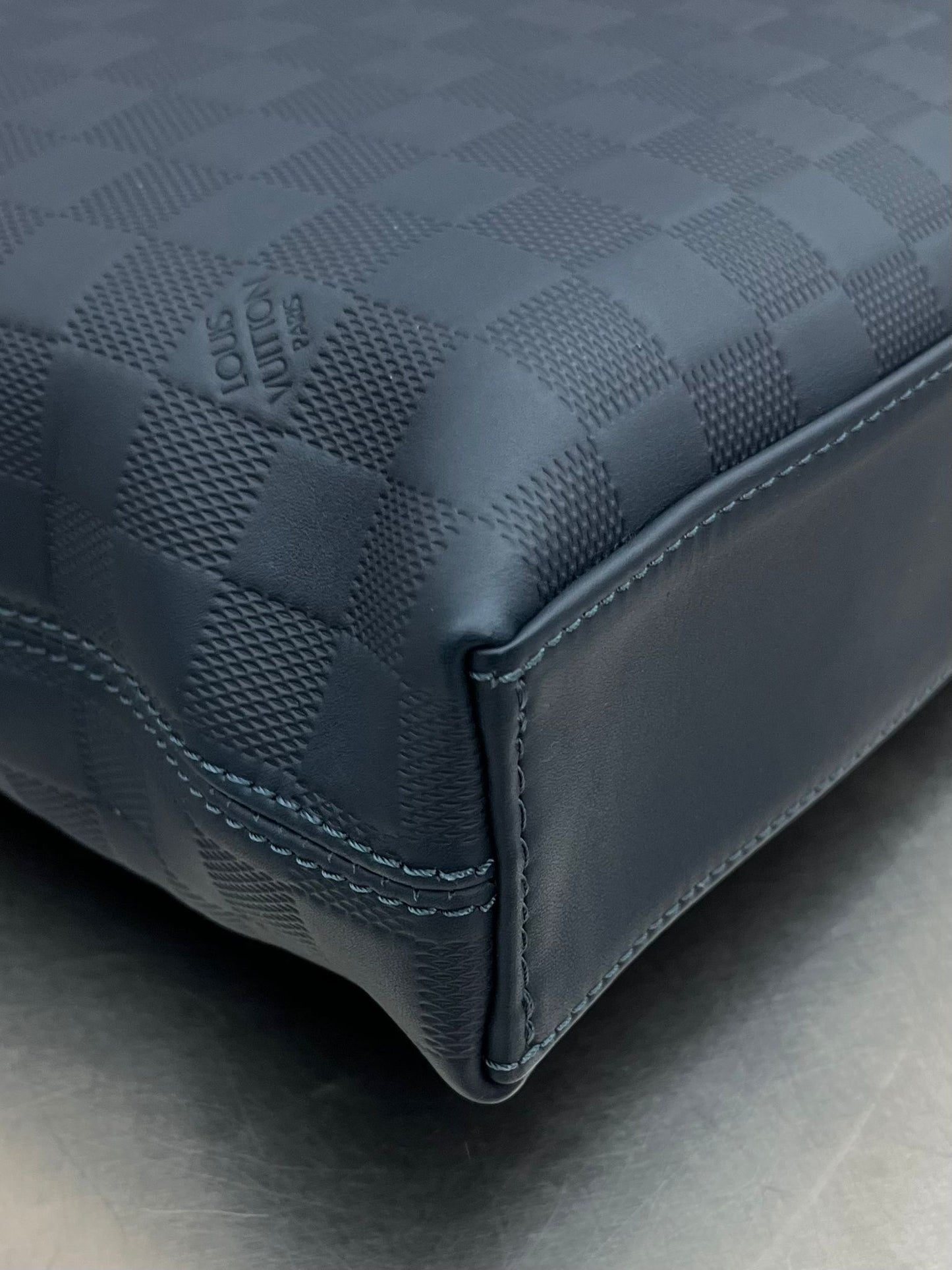 Louis Vuitton Porte Documents Jour Damier Infini Cosmos