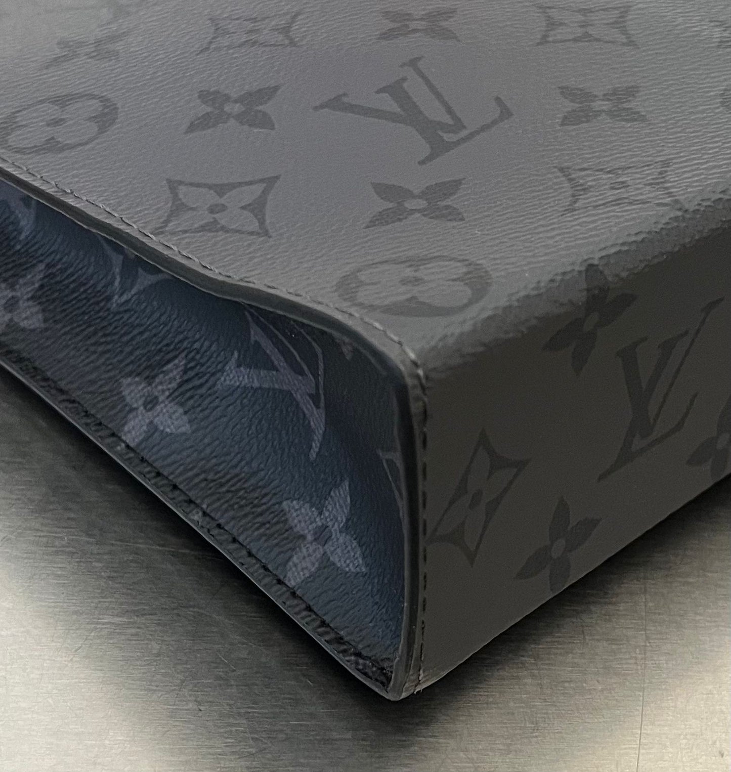 Louis Vuitton Pochette Voyage MM