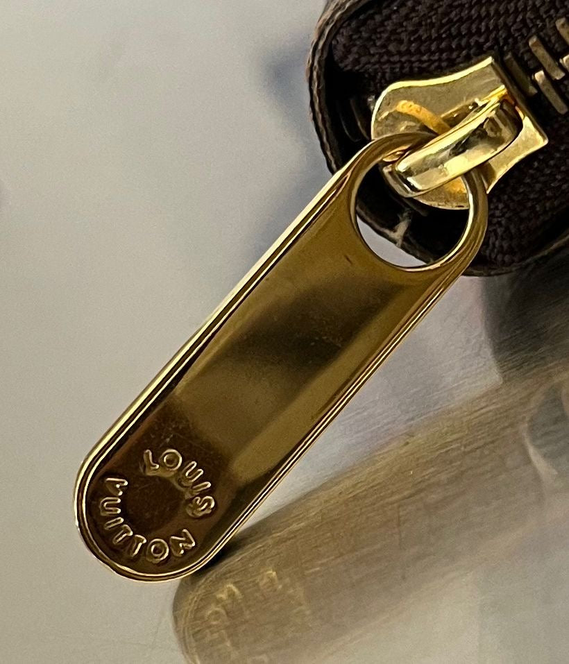 Louis Vuitton Zippy Damier