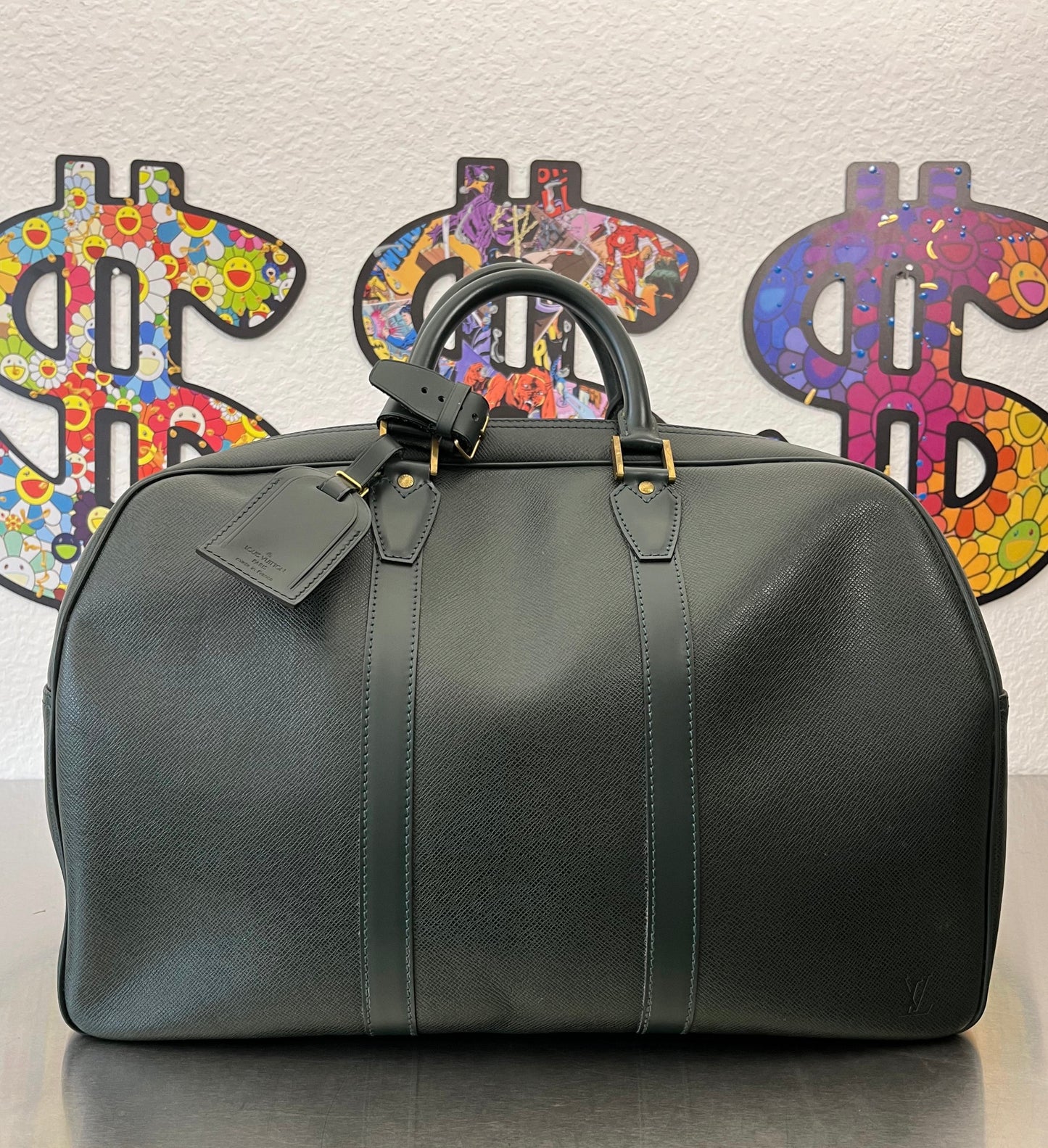 Louis Vuitton Kendall PM Taiga Leder