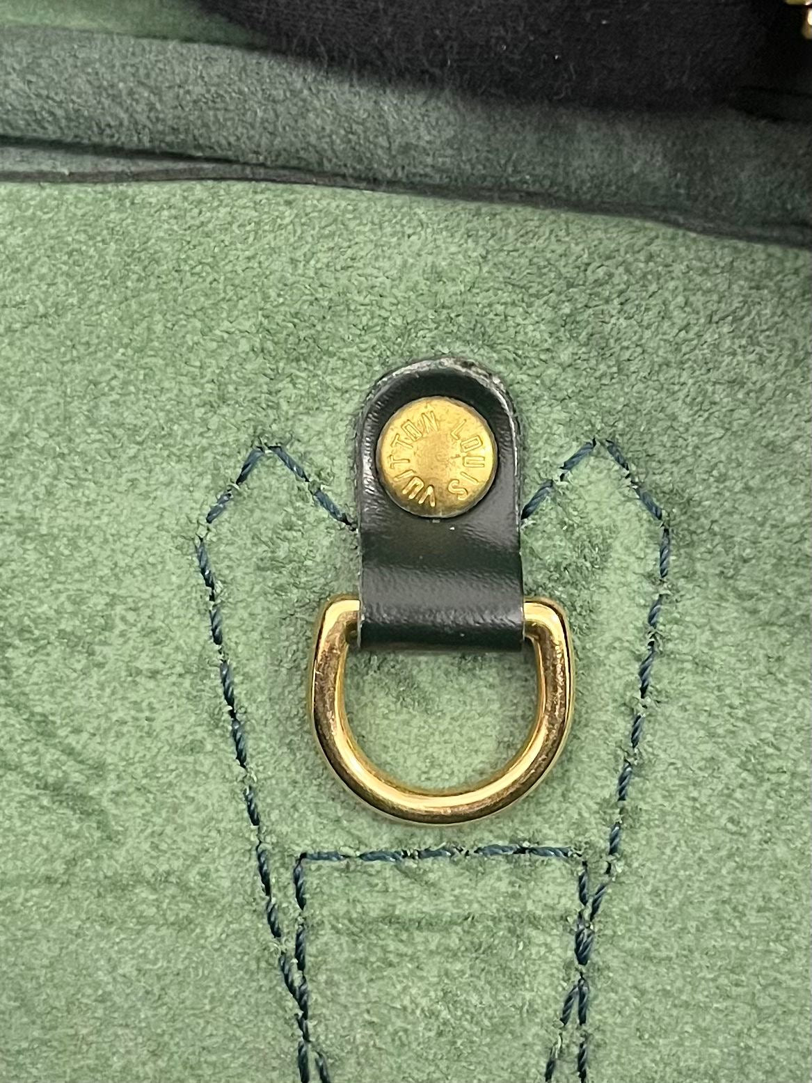 Louis Vuitton Kendall PM Taiga