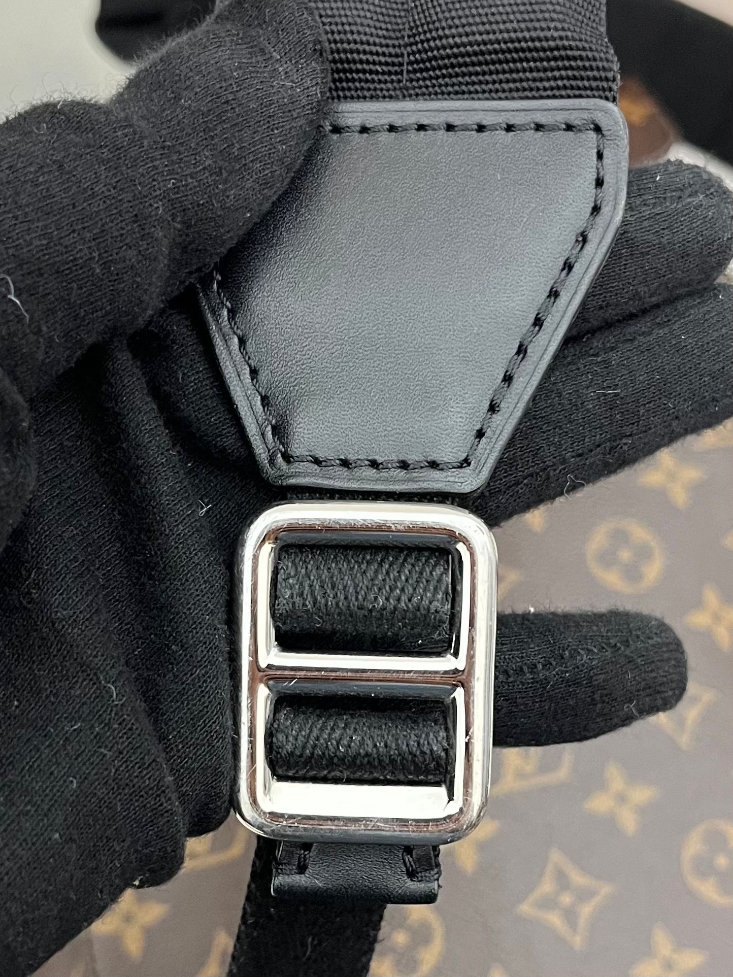 Louis Vuitton Christopher MM