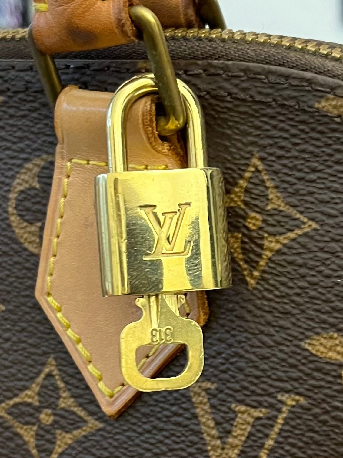 Louis Vuitton Alma PM