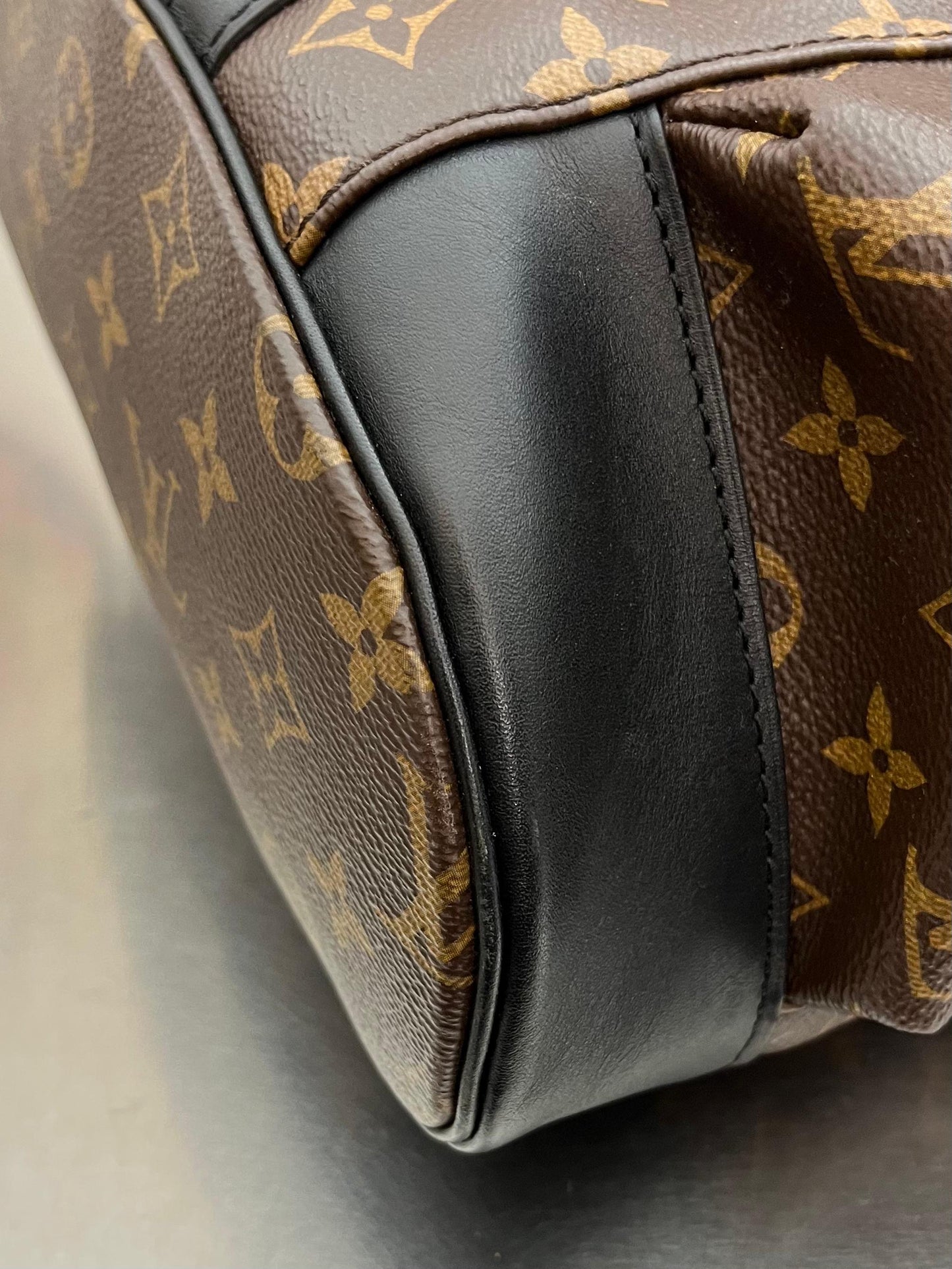 Louis Vuitton Christopher MM
