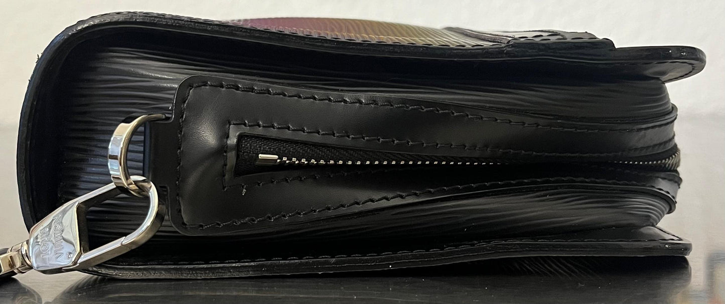 Louis Vuitton Hoche Epi