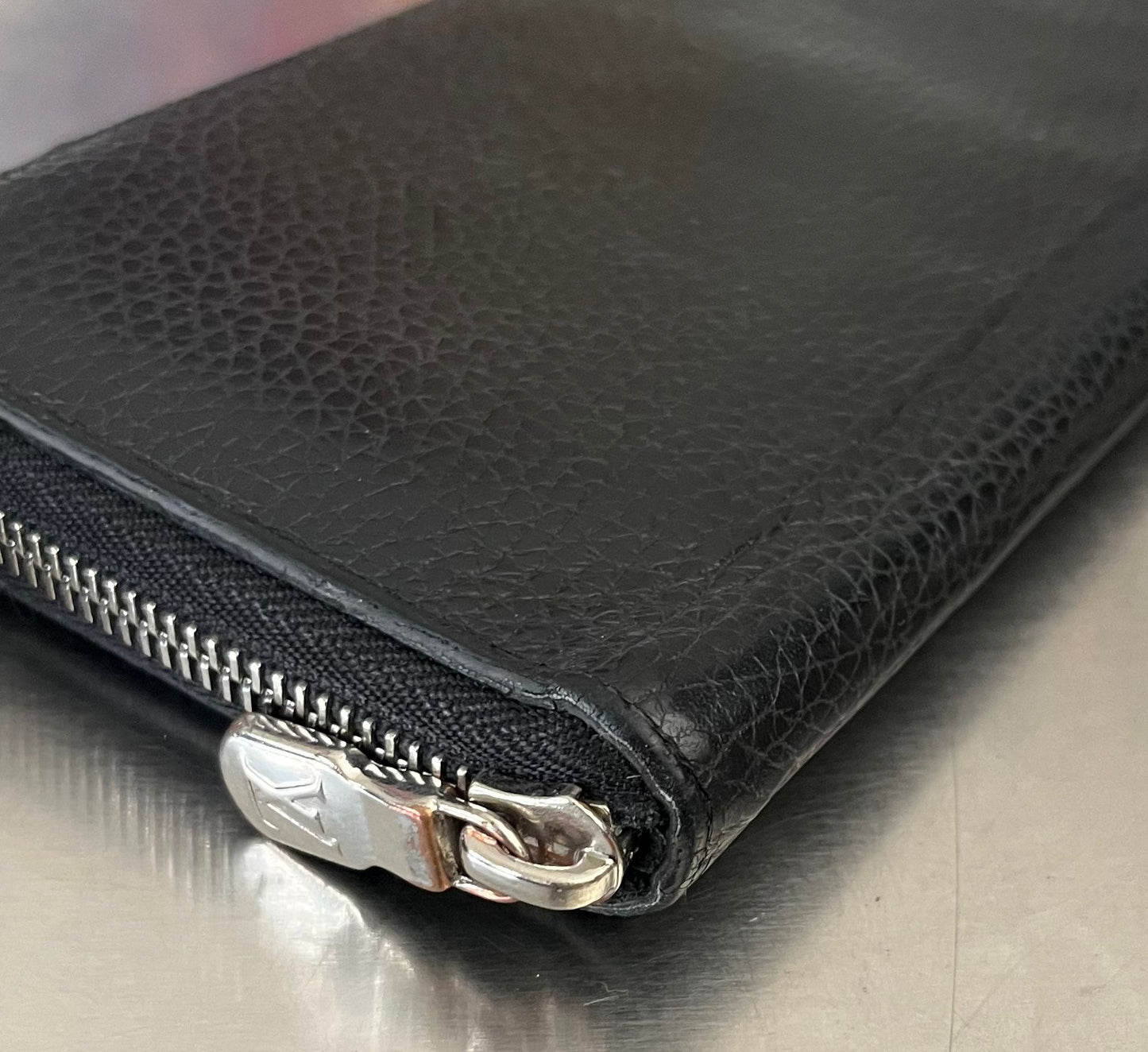 Louis Vuitton Zippy Vertical Taurillon Leder