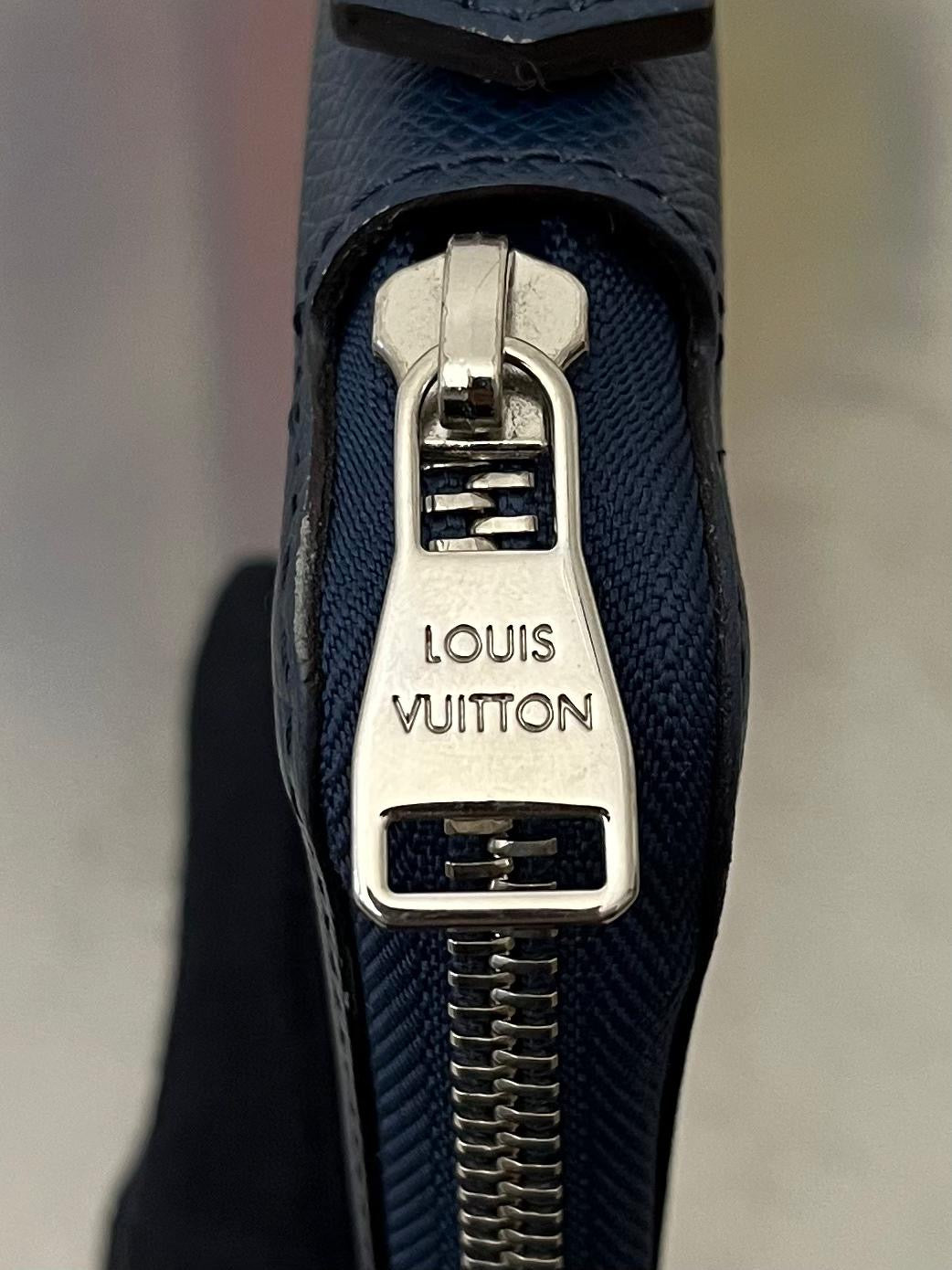 Louis Vuitton iPad Organizer Taiga