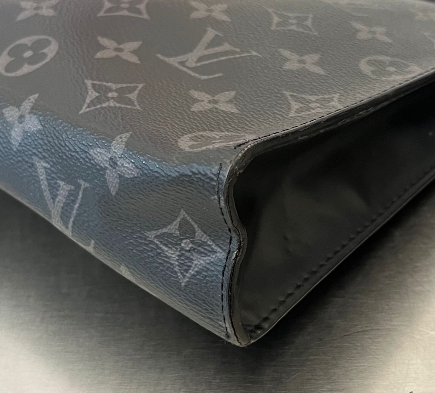 Louis Vuitton Pochette Voyage MM