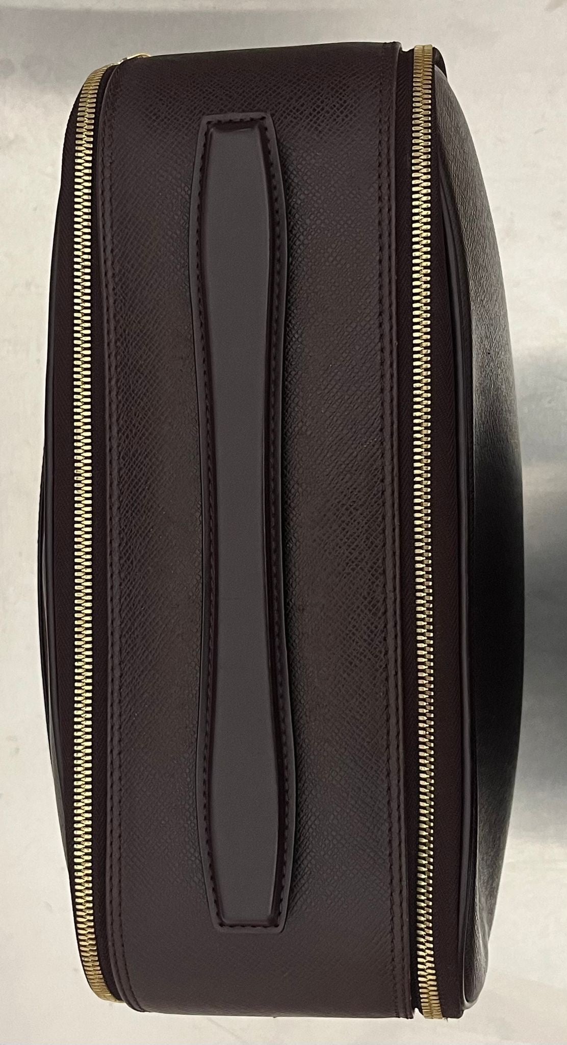 Louis Vuitton Porte Ordinateur Toura Taiga