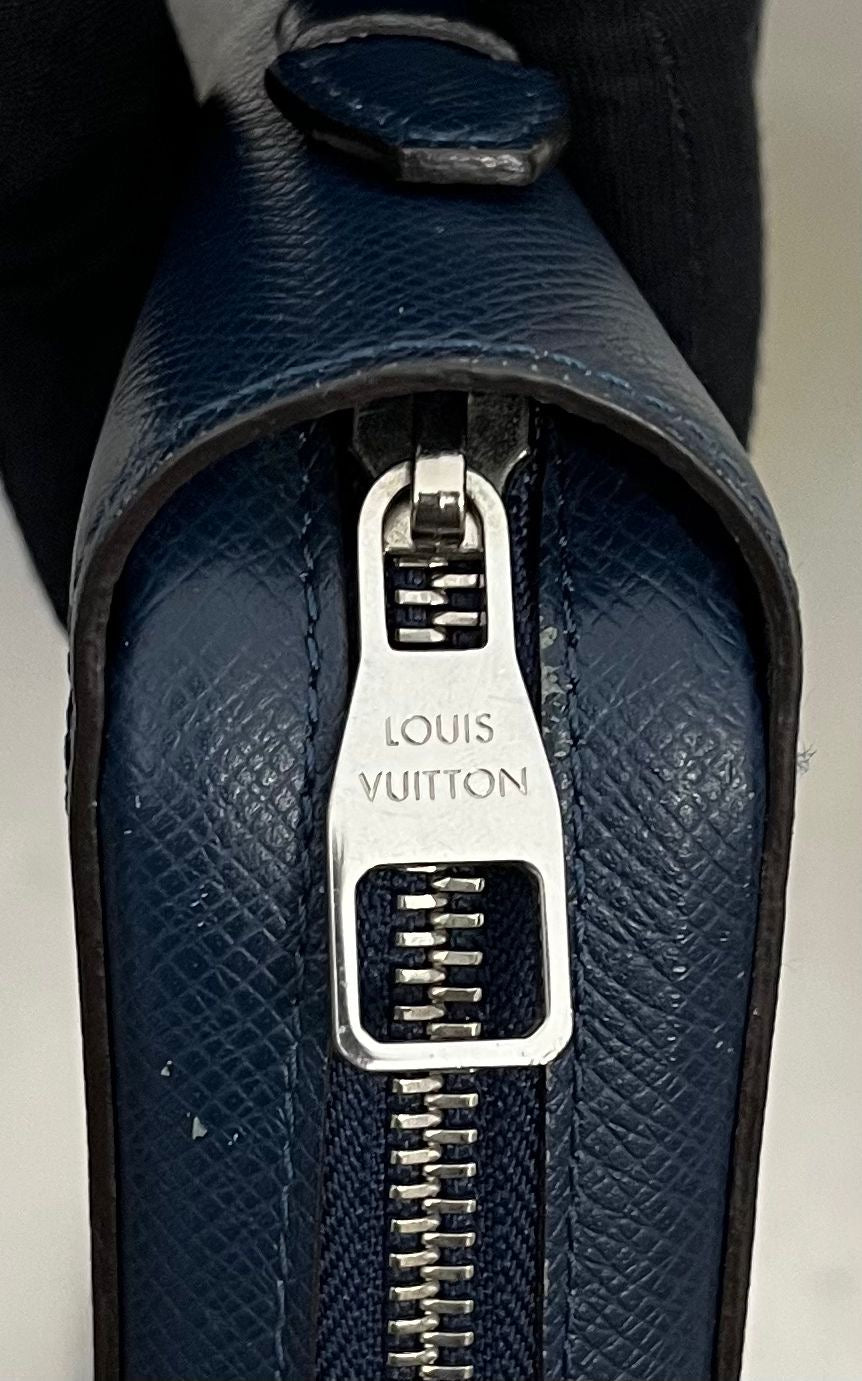 Louis Vuitton Zippy XL Taiga