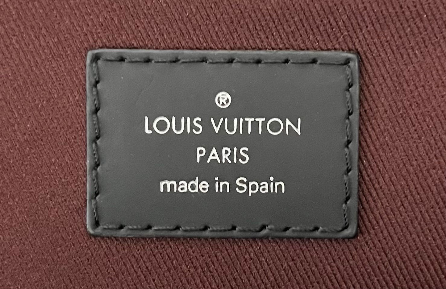 Louis Vuitton Porte Documents Jour Macassar
