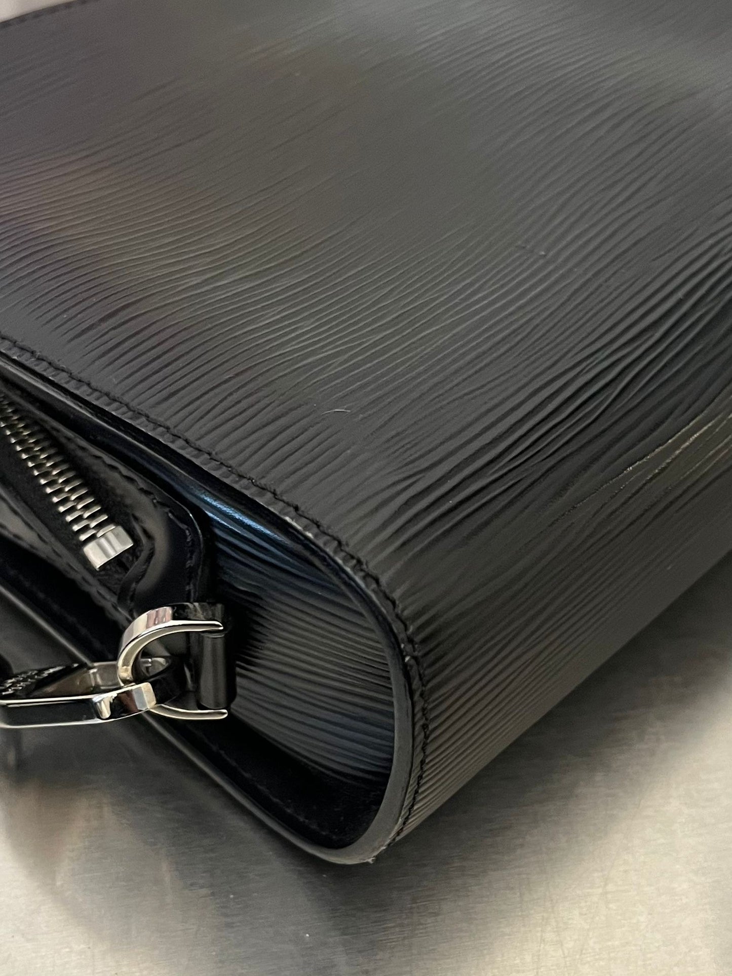 Louis Vuitton Hoche Epi