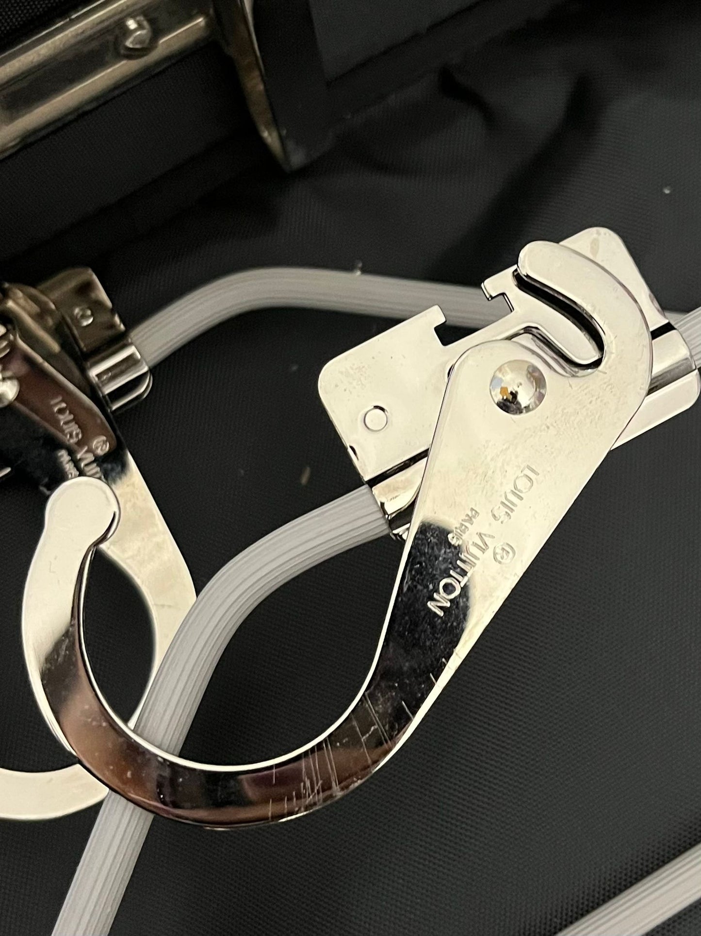 Louis Vuitton Cinq Cintre Kleidersack