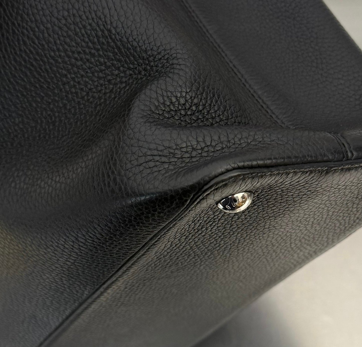 Louis Vuitton Capucines MM