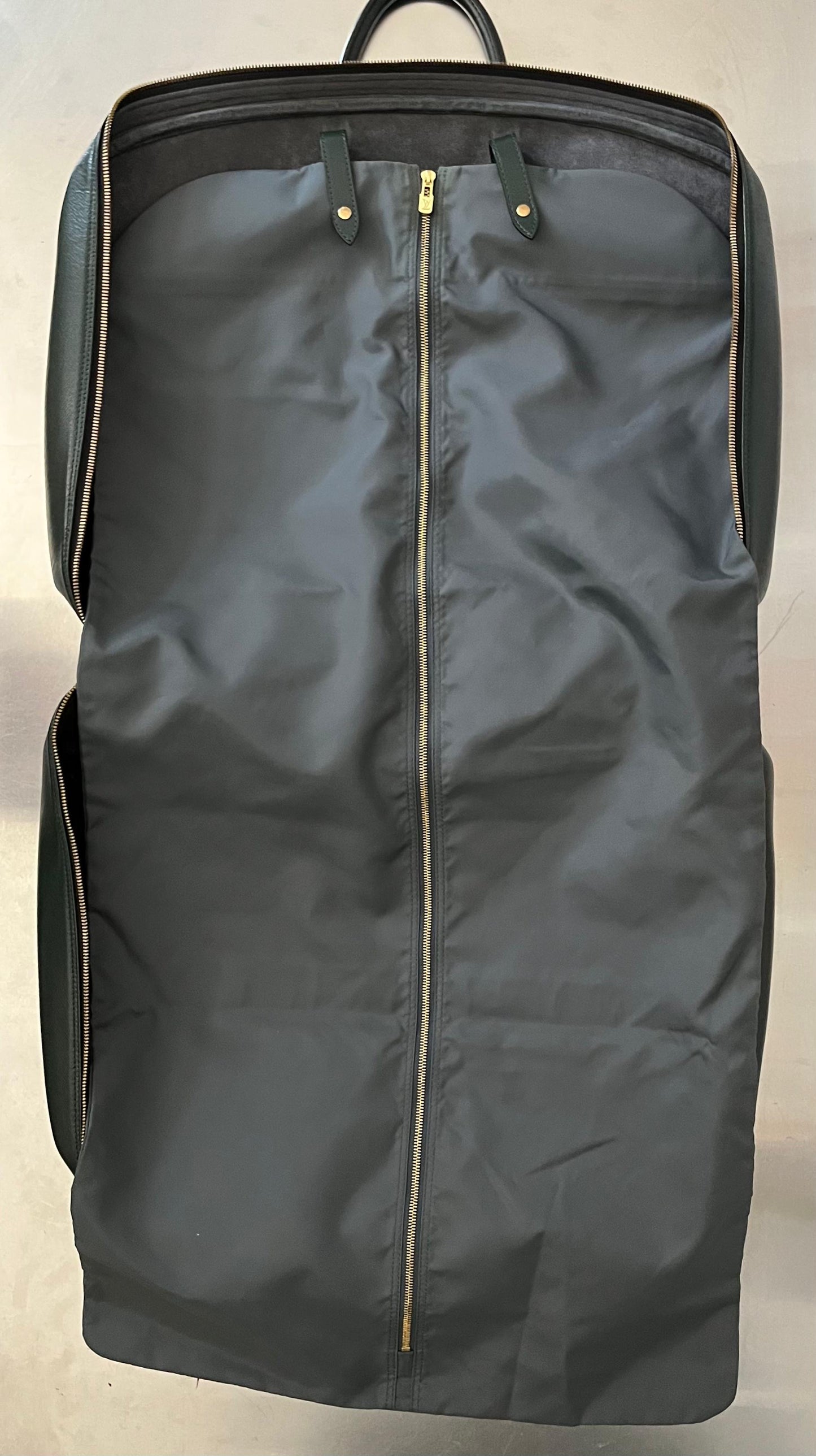 Louis Vuitton Helanga Taiga