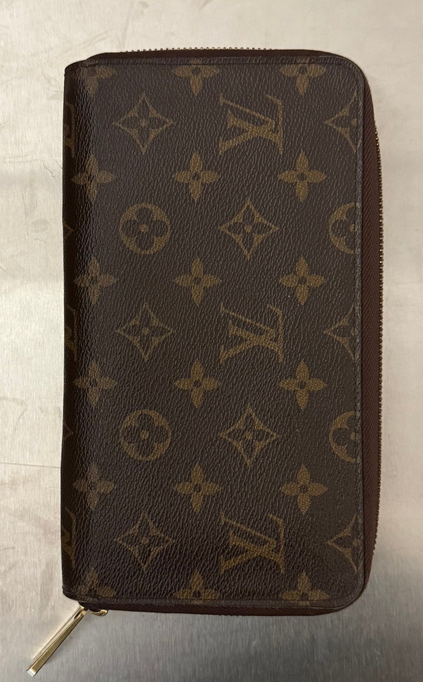 Louis Vuitton Zippy Organizer