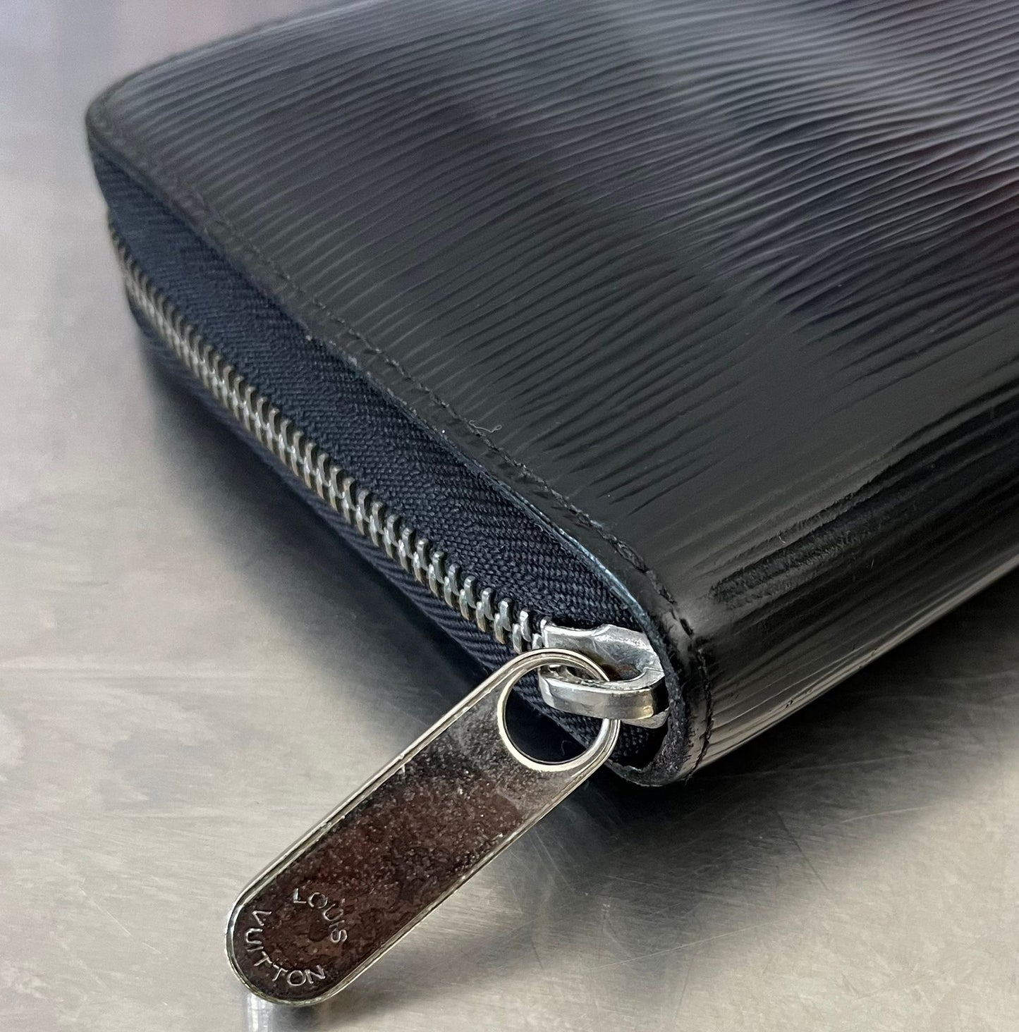 Louis Vuitton Zippy Organizer Epi