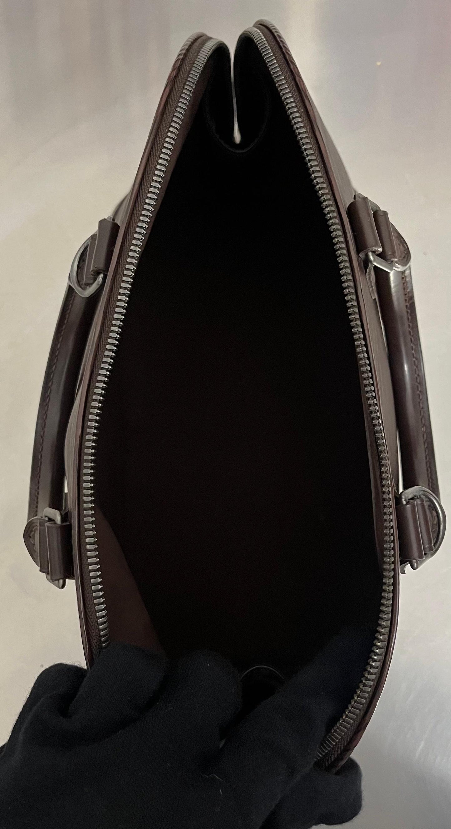 Louis Vuitton Alma PM Epi