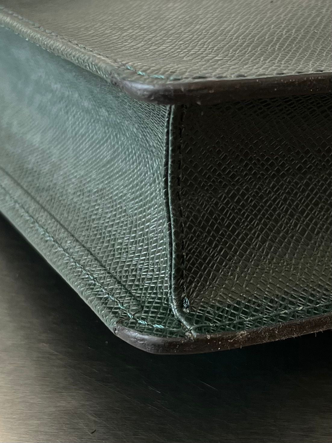 Louis Vuitton Serviette Kourad