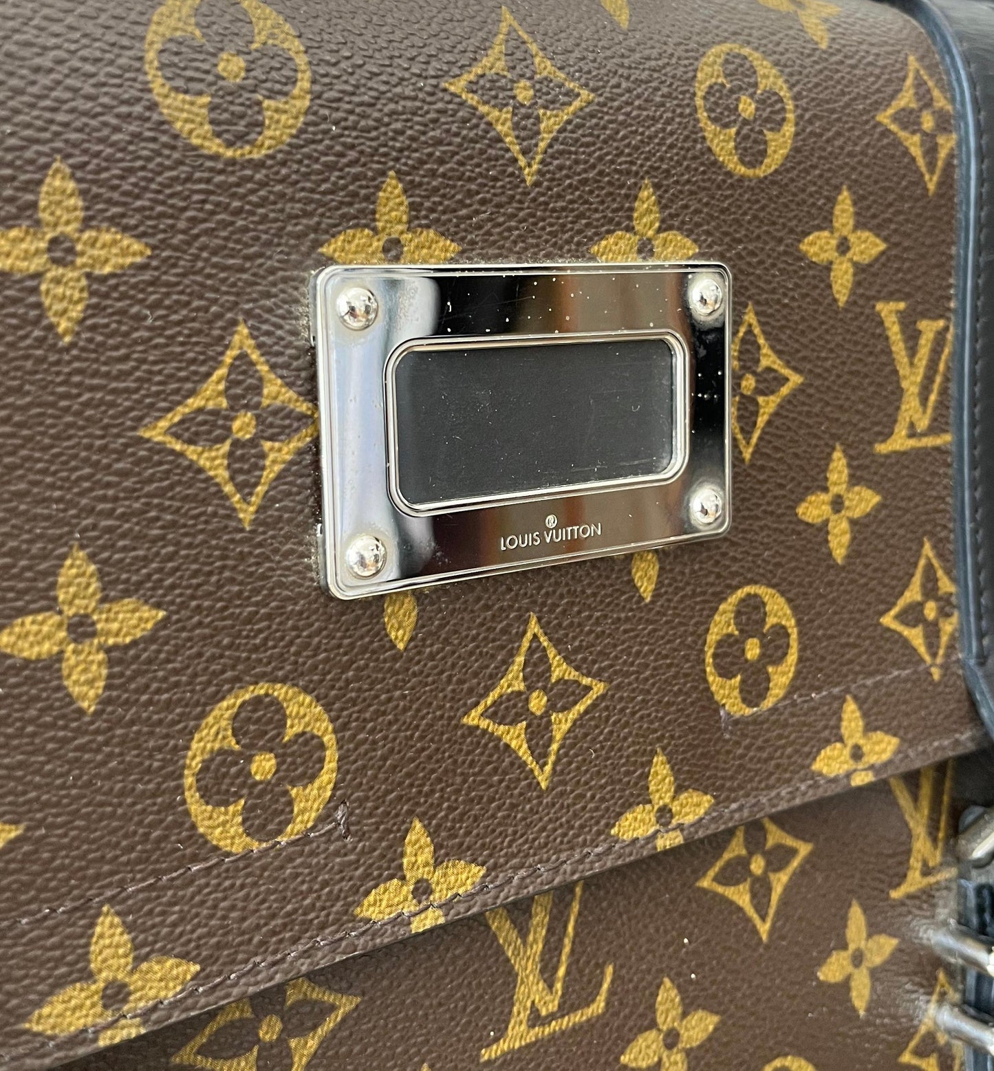 Louis Vuitton Larry Monogram Makassar