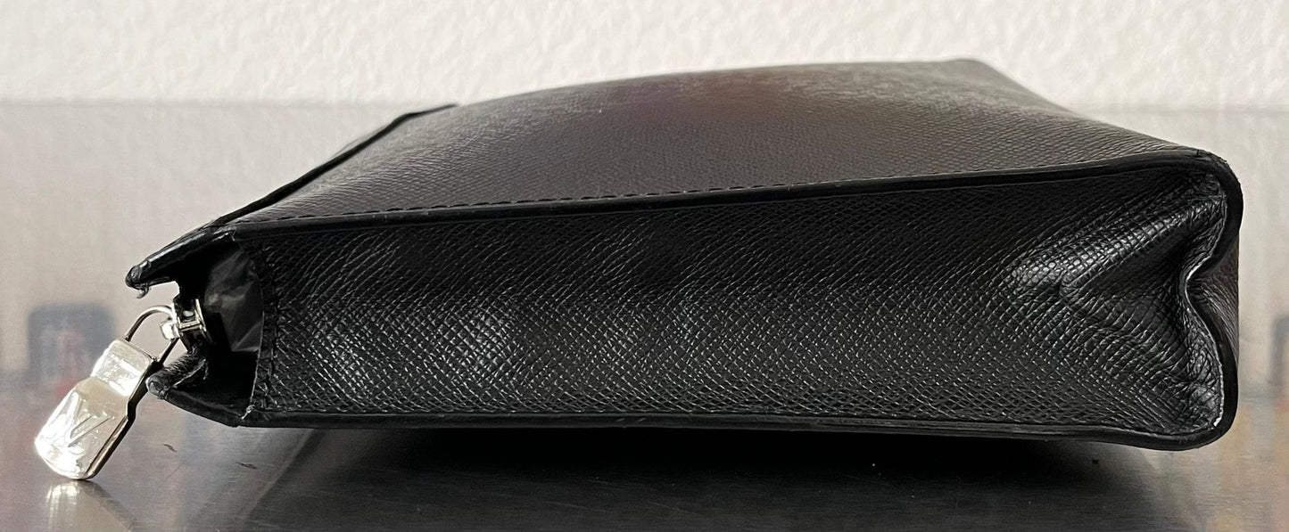 Louis Vuitton Pochette Voyage MM Taiga