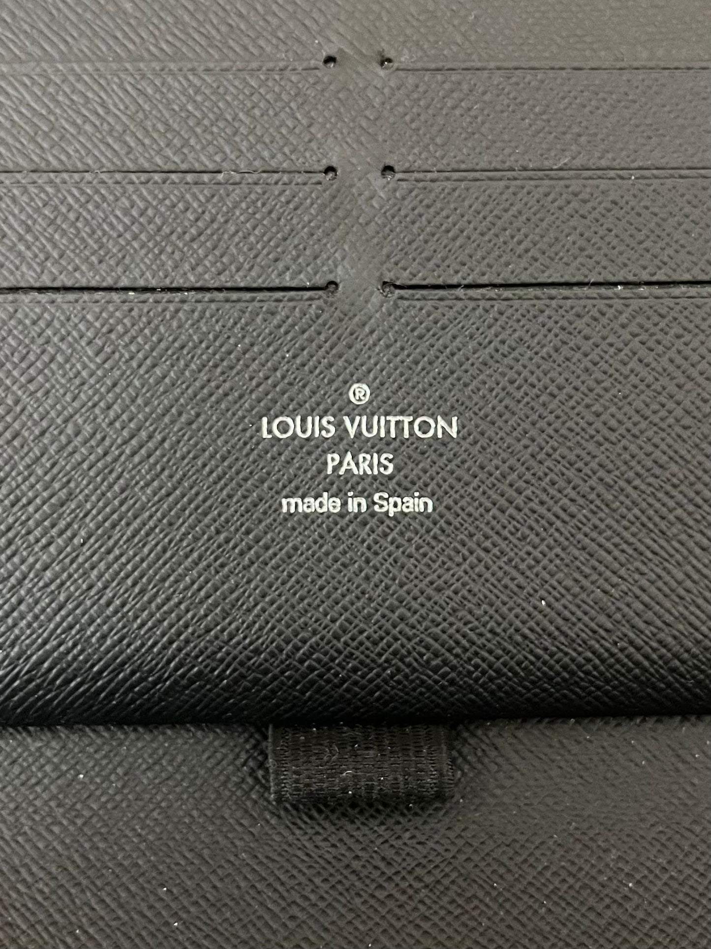 Louis Vuitton Zippy Organizer Epi
