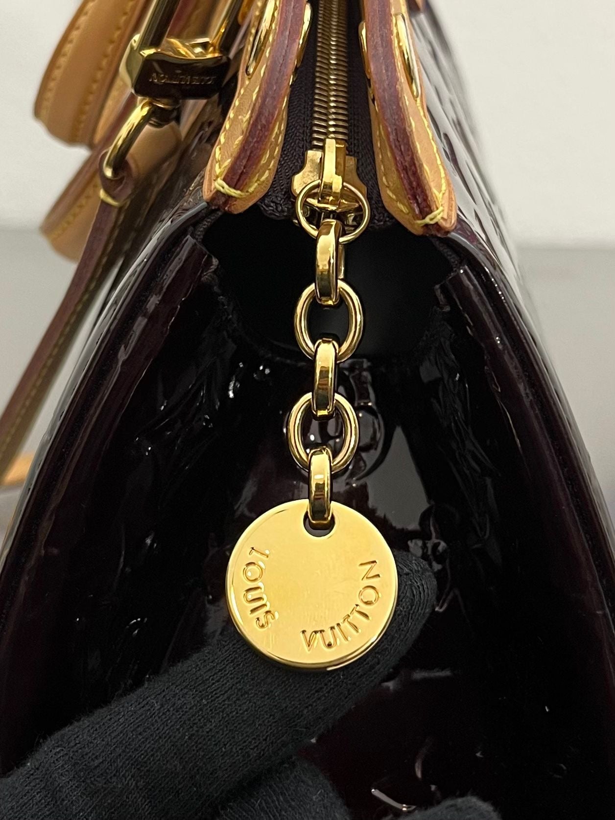 Louis Vuitton Brea MM Vernis