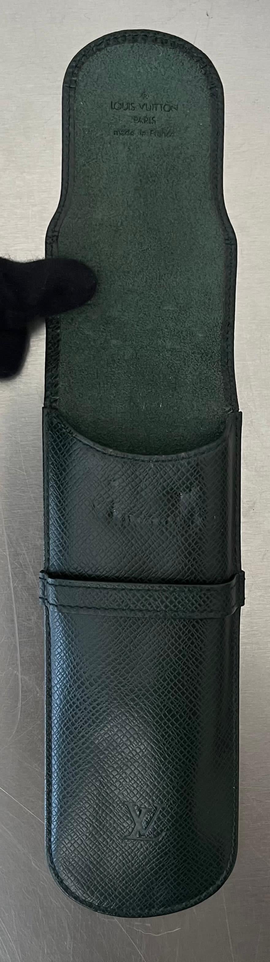Louis Vuitton Stift-Etui Taiga