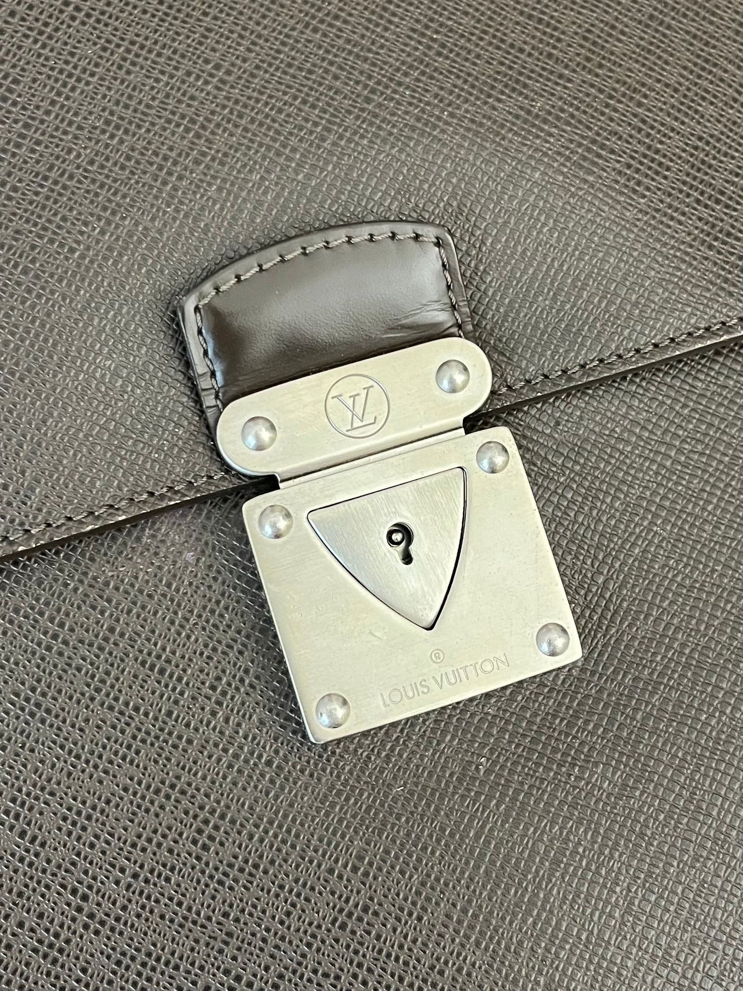 Louis Vuitton Laguito Taiga