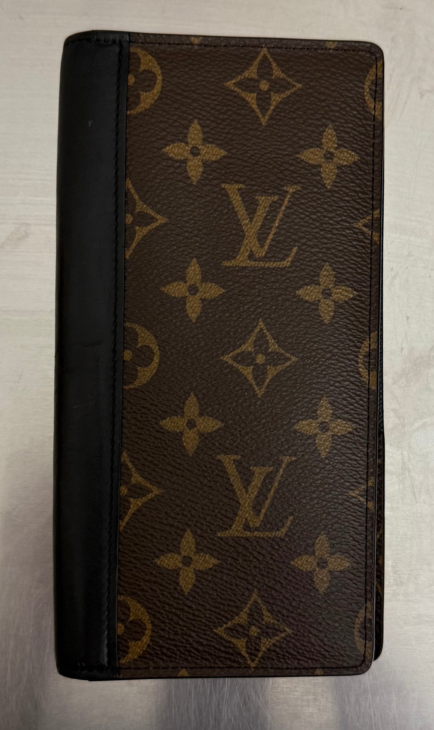 Louis Vuitton Brazza Macassar