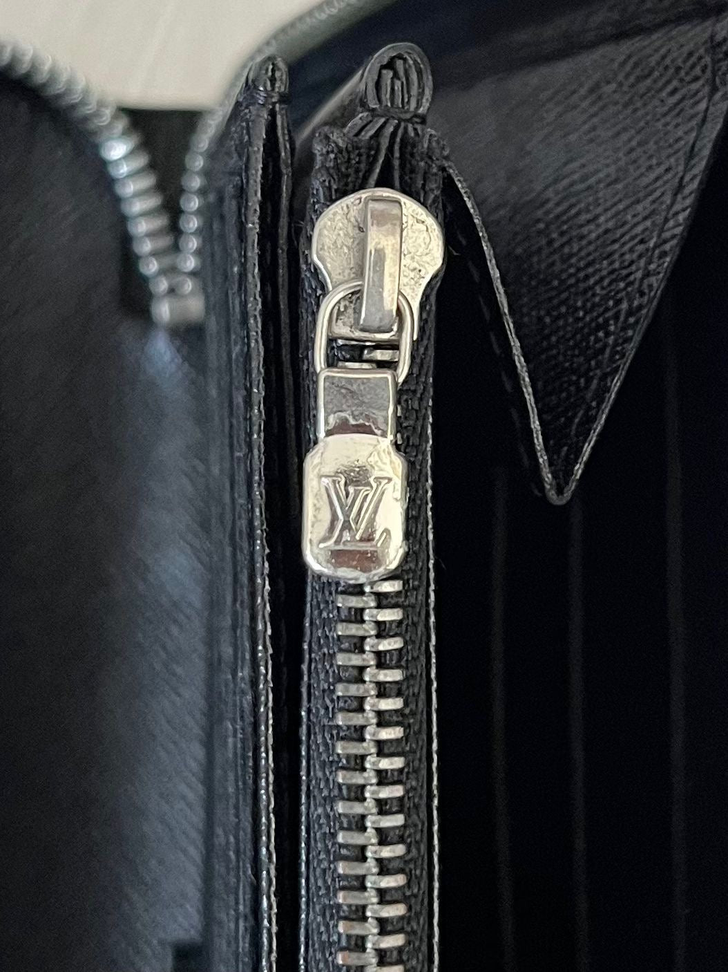 Louis Vuitton Zippy Organizer Epi