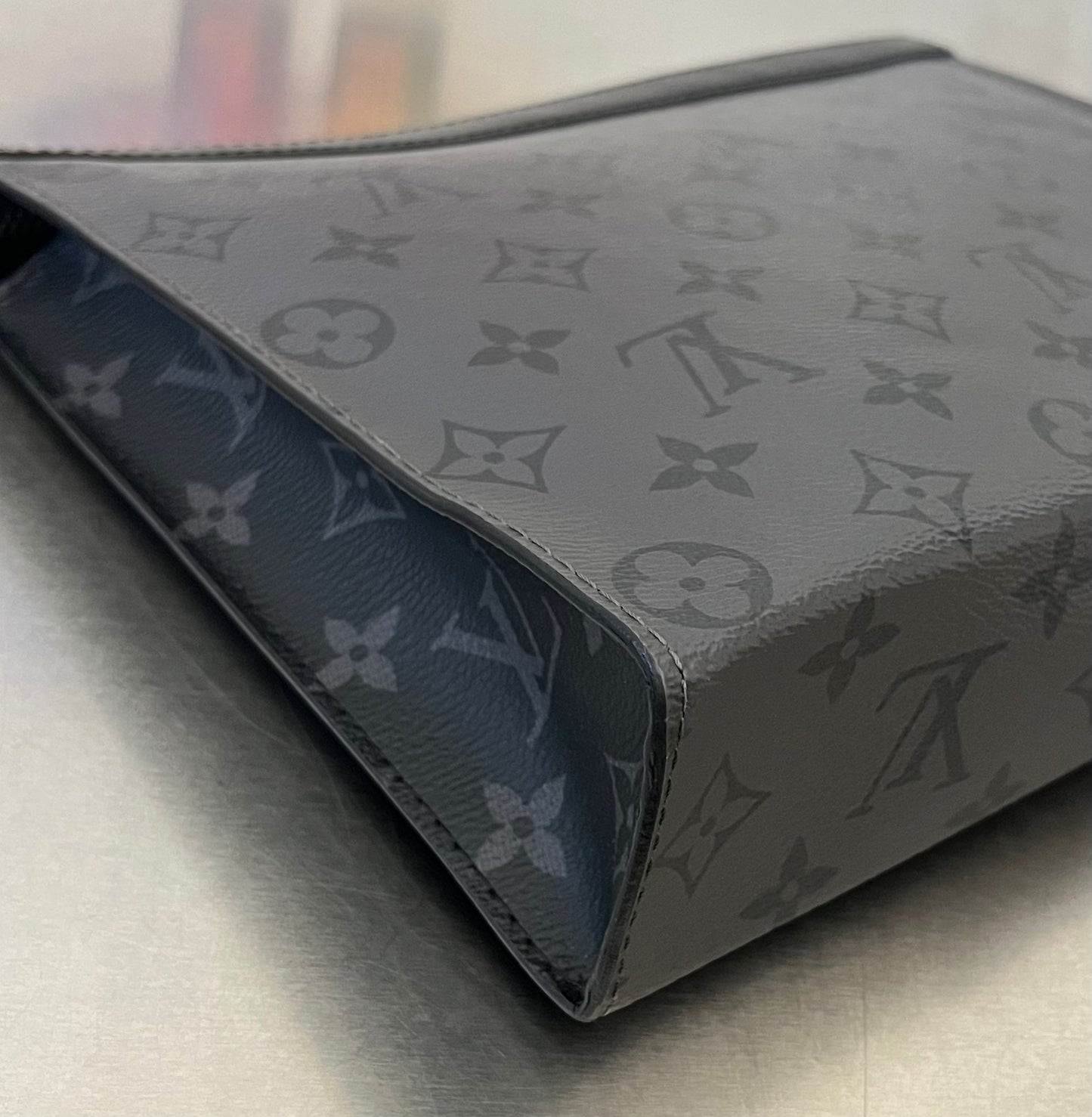 Louis Vuitton Pochette Voyage MM