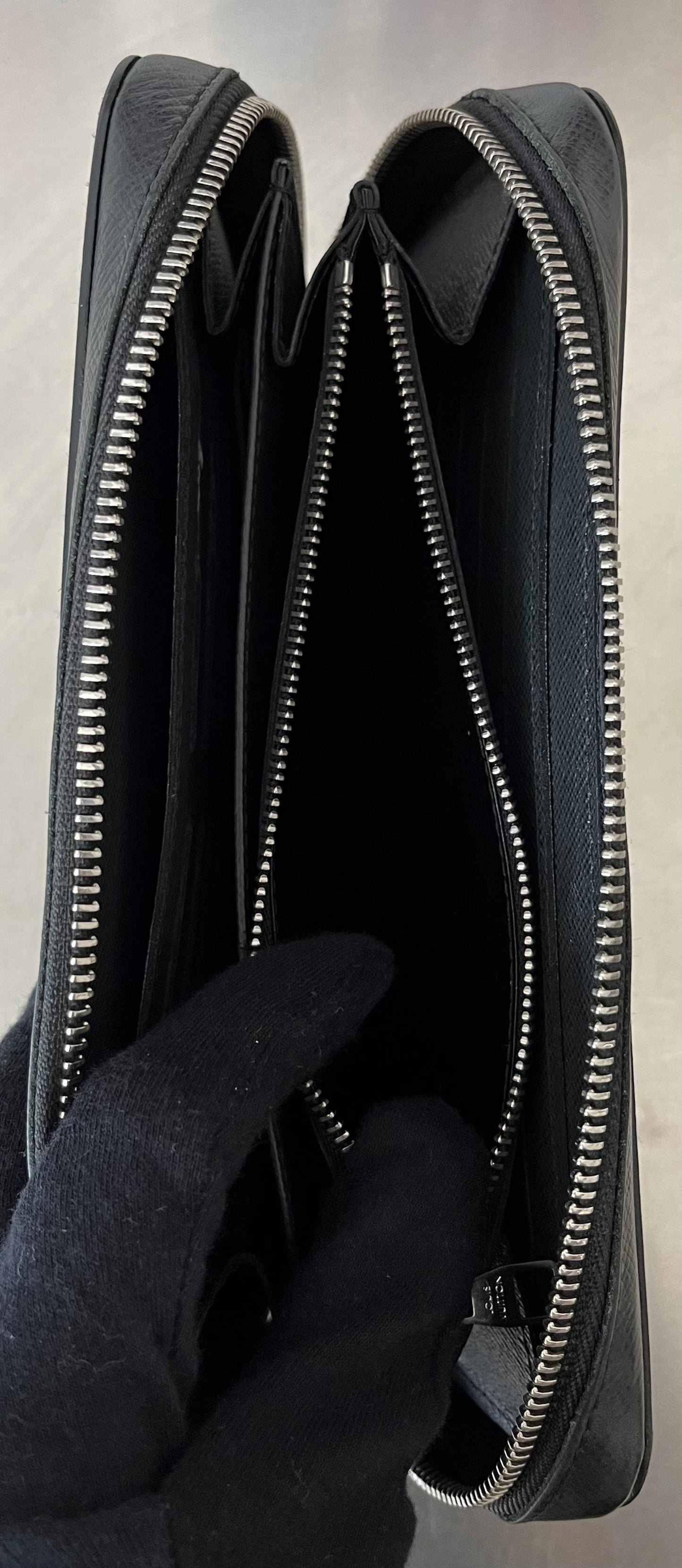 Louis Vuitton Zippy XL Taiga