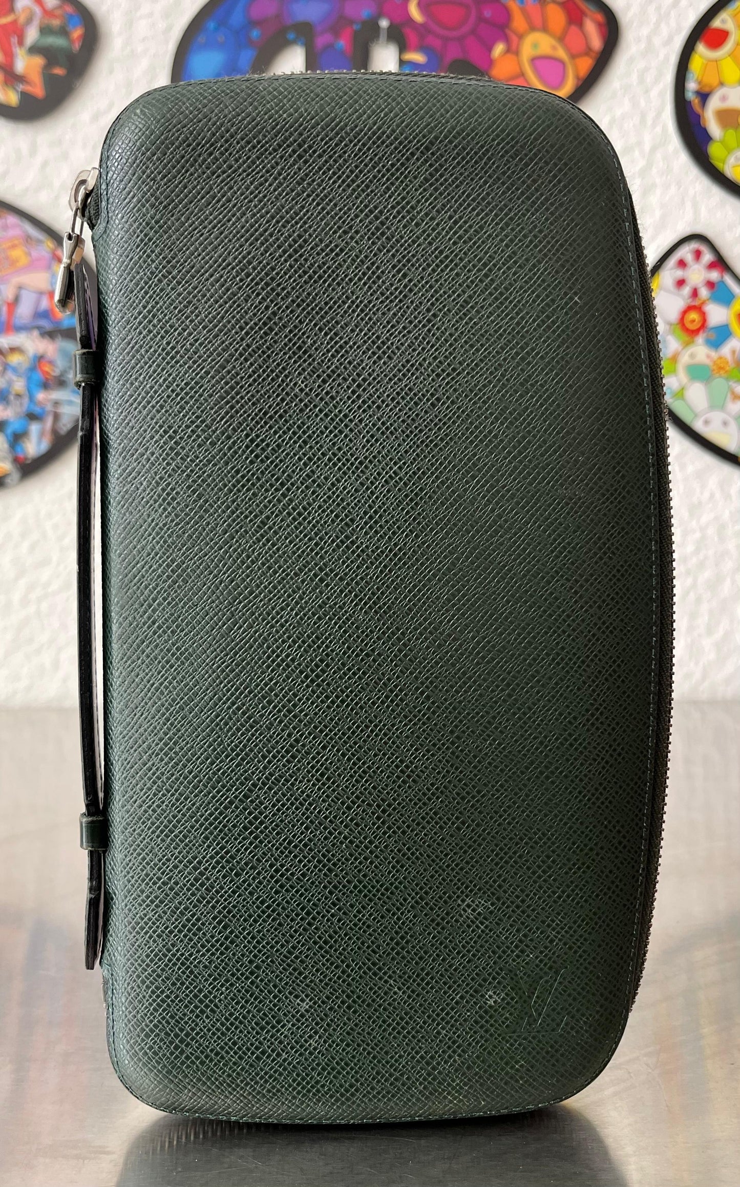 Louis Vuitton Atoll Organizer Taiga (Dunkelgrün)