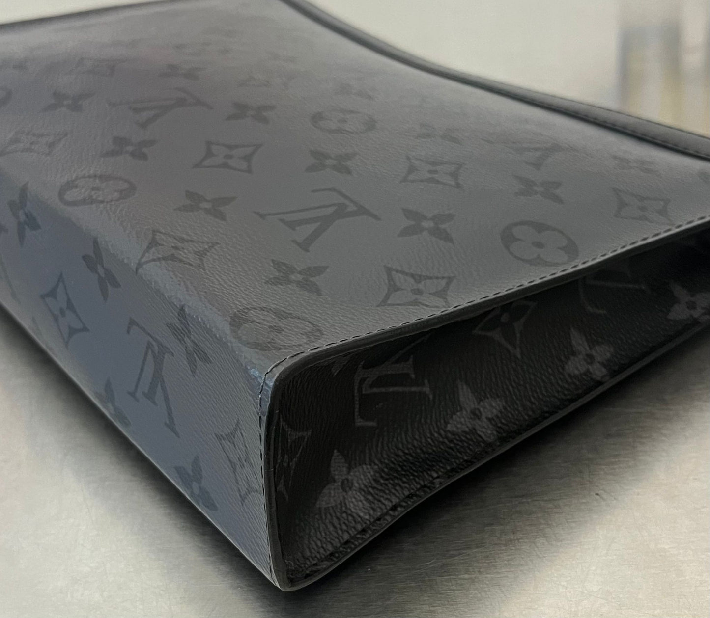 Louis Vuitton Pochette Voyage MM