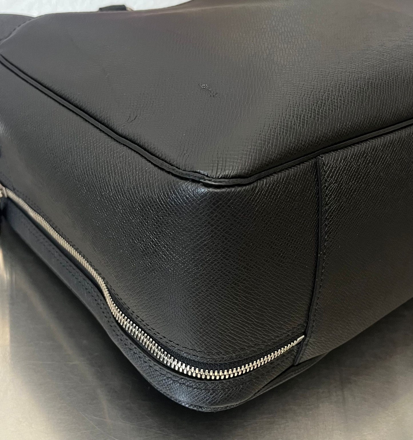 Louis Vuitton Overnight Taiga