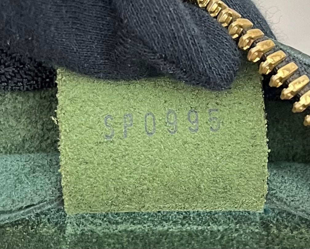 Louis Vuitton Kendall GM Taiga