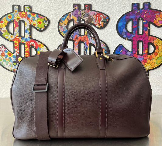 Louis Vuitton Kendall PM Taiga Leder