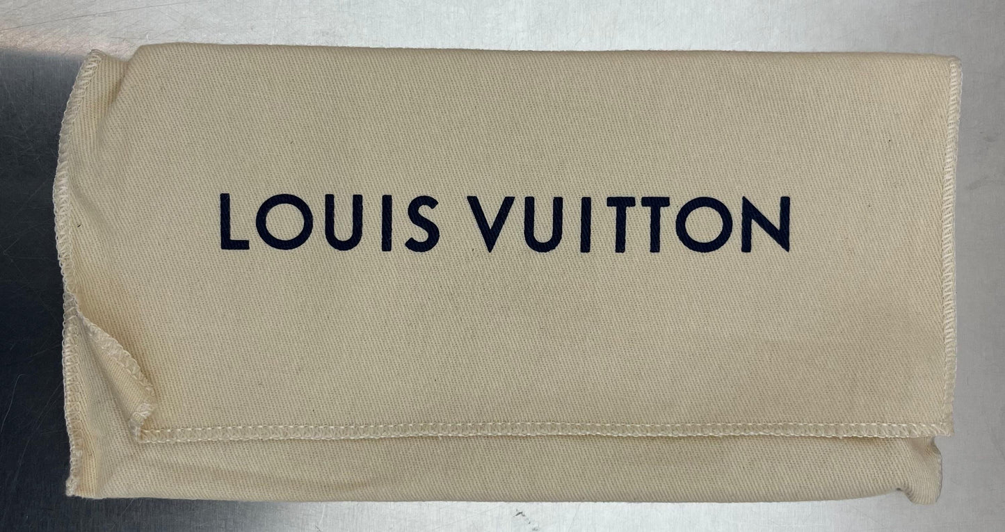 Louis Vuitton Zippy Vertical Damier