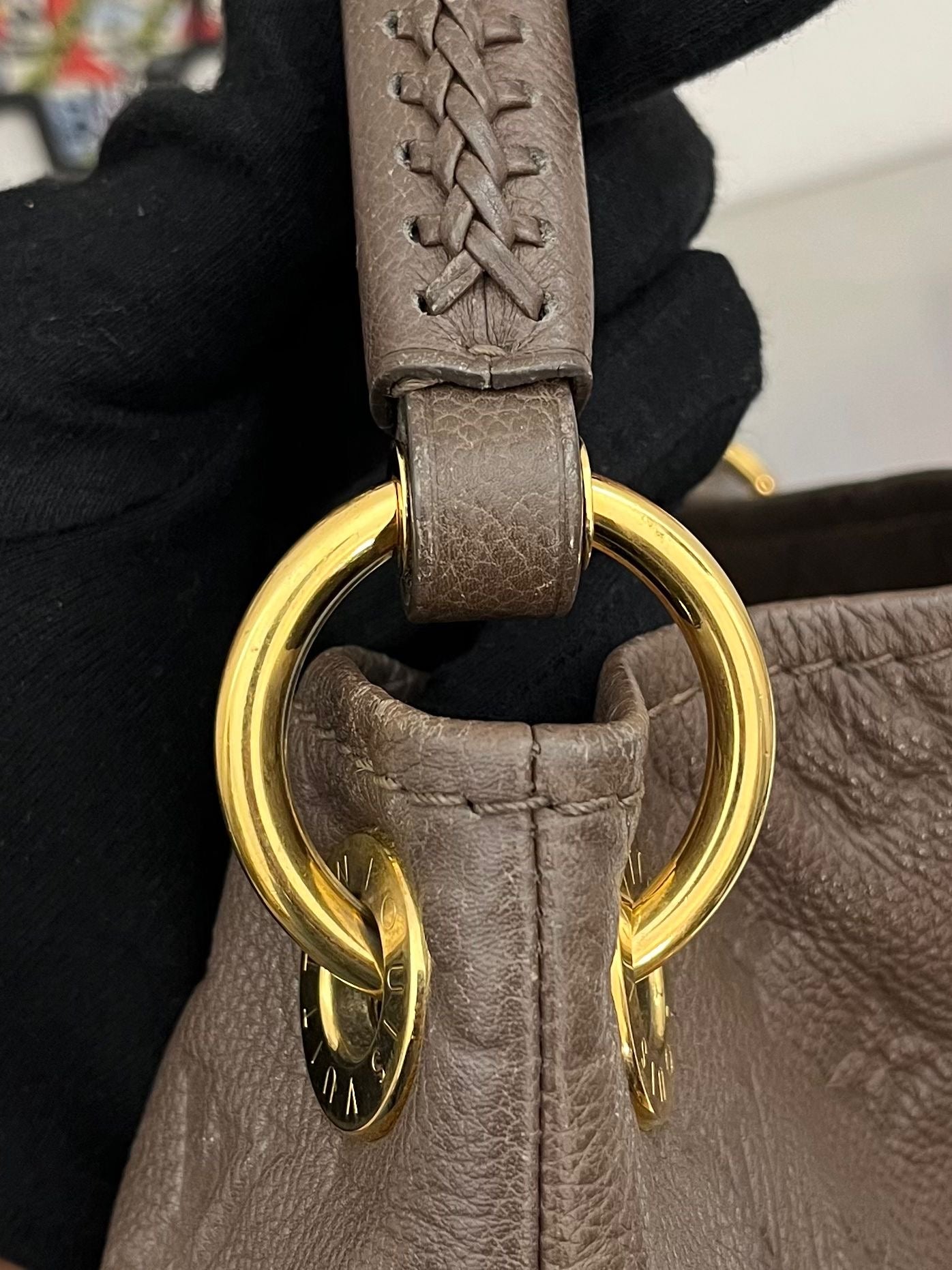 Louis Vuitton Artsy MM