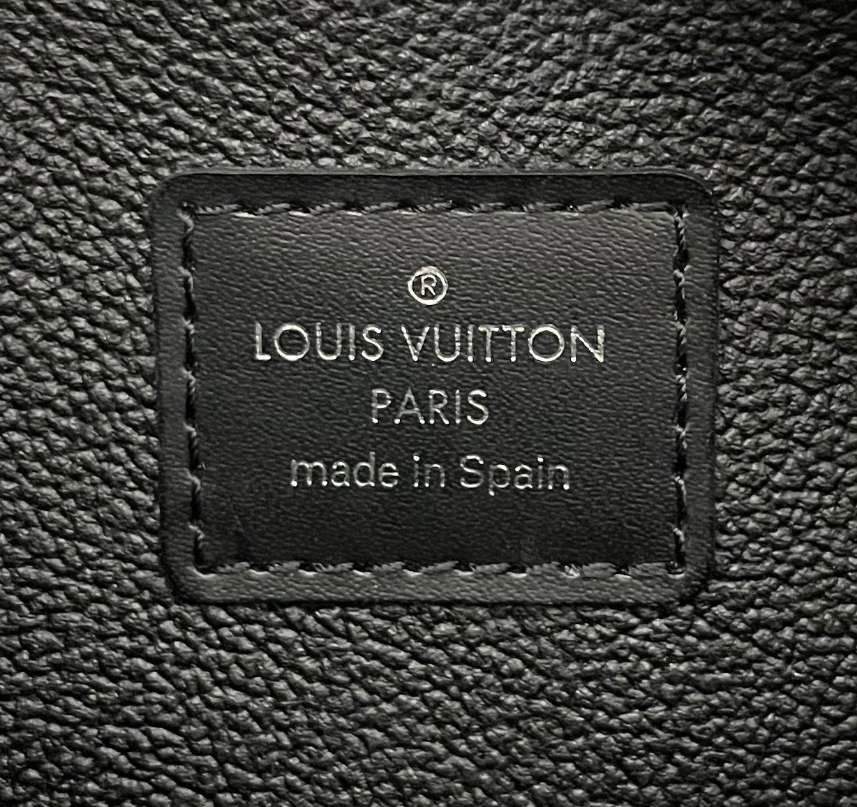 Louis Vuitton Trousse Toilette Taiga