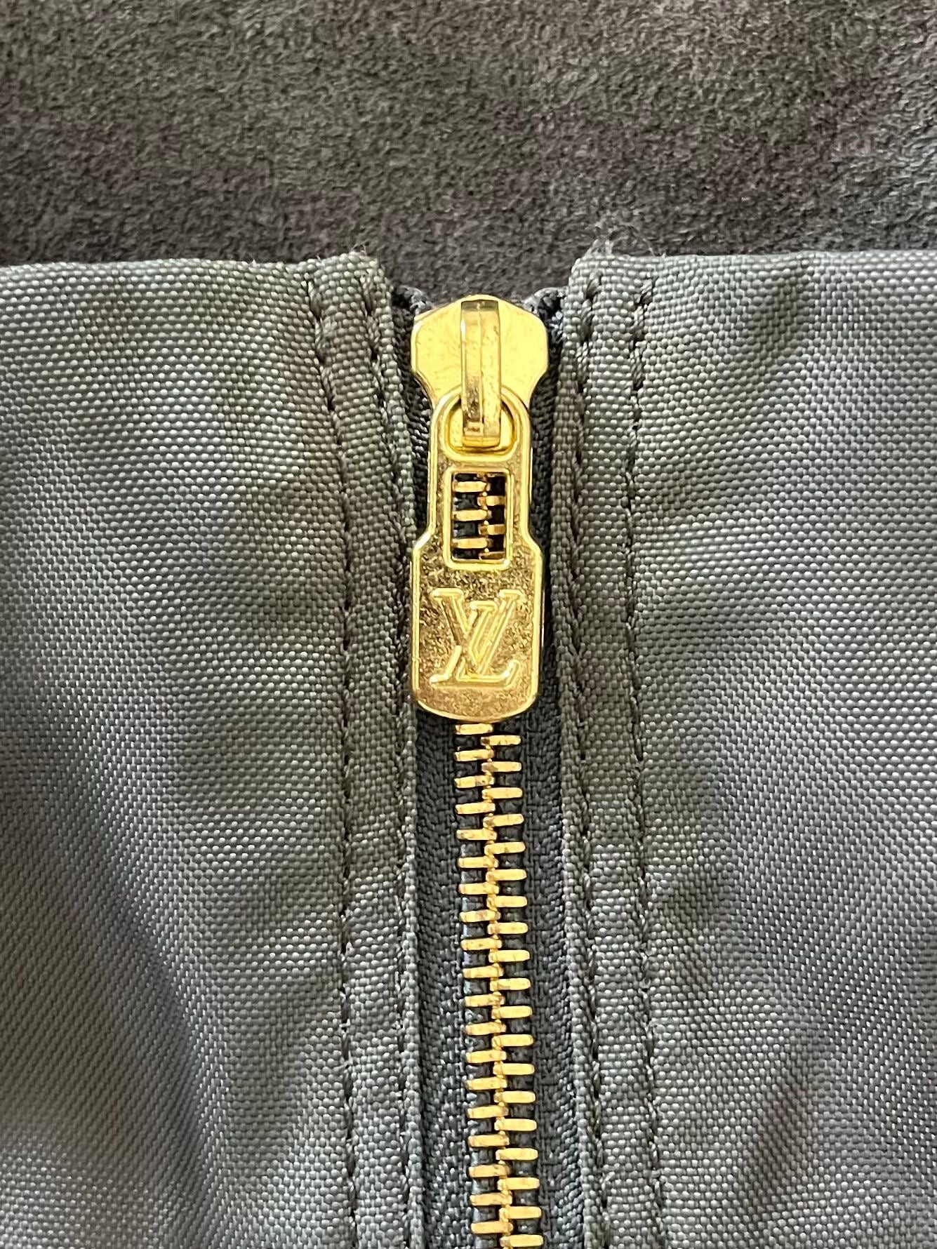 Louis Vuitton Helanga Taiga