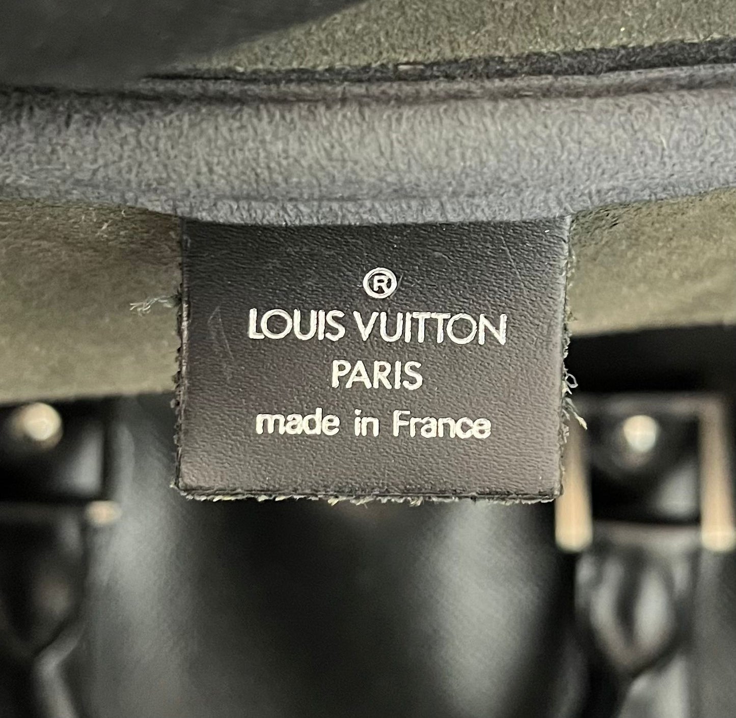 Louis Vuitton Kendall PM Taiga