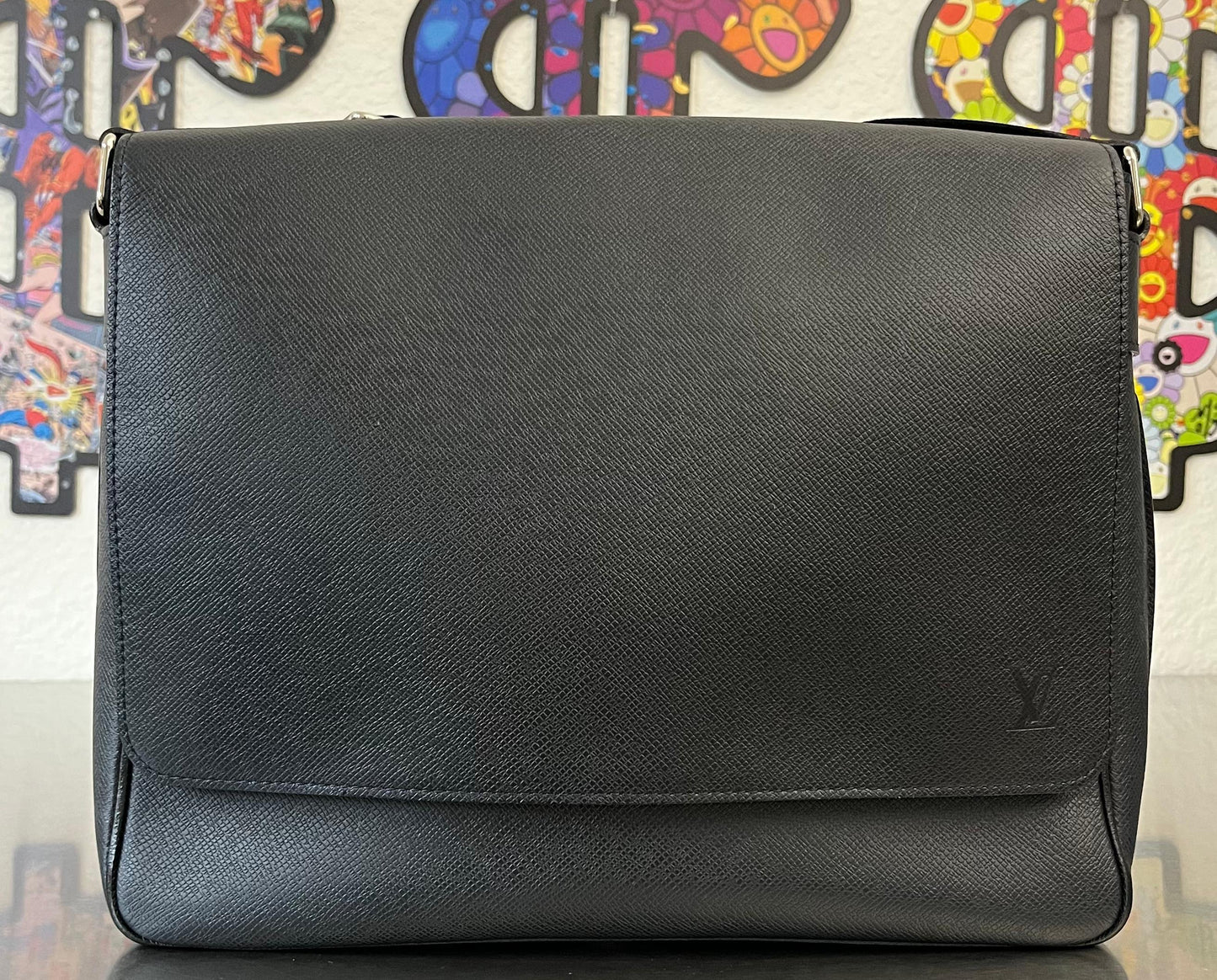 Louis Vuitton Roman MM Taiga Messenger
