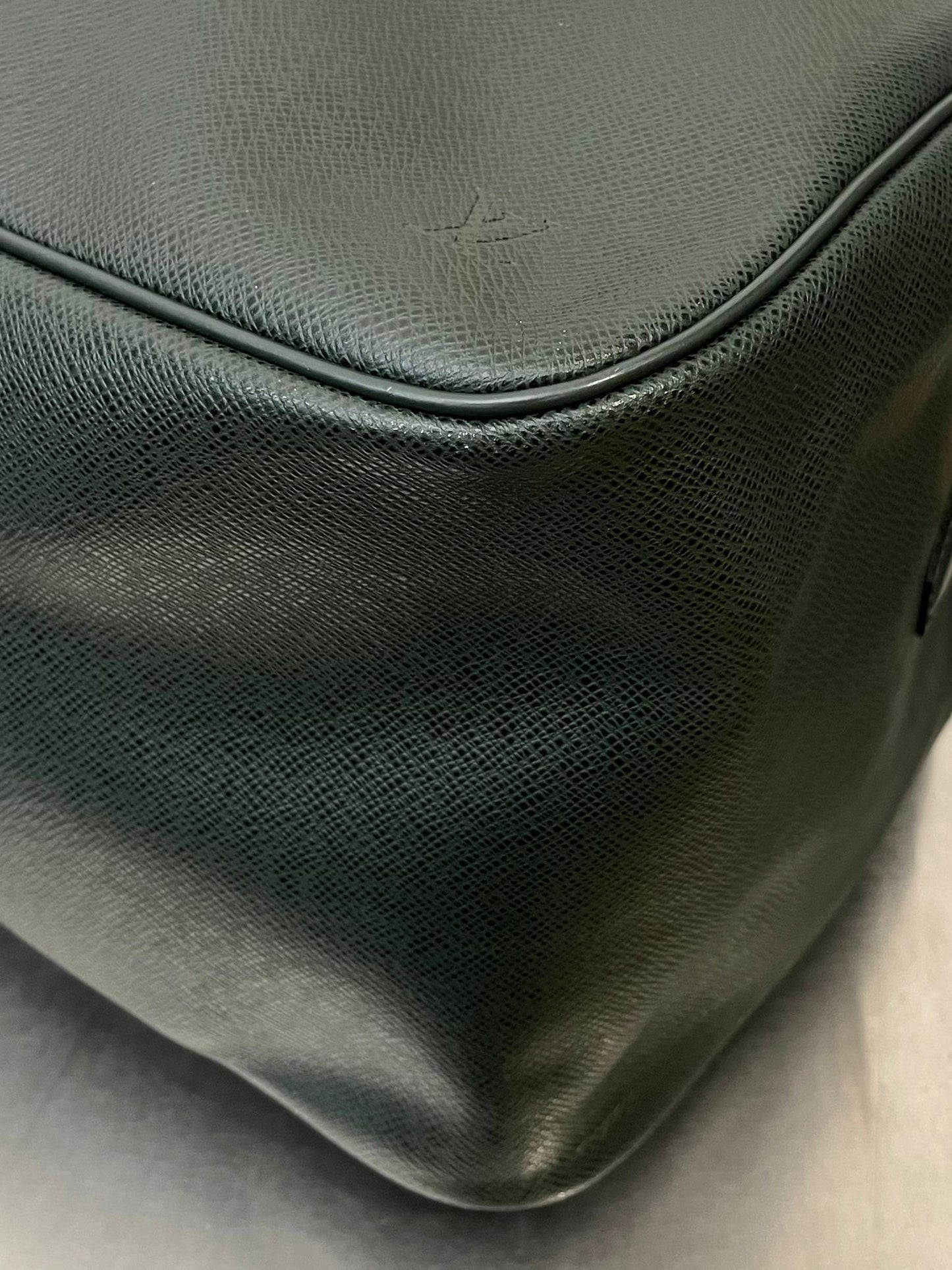 Louis Vuitton Kendall PM Taiga